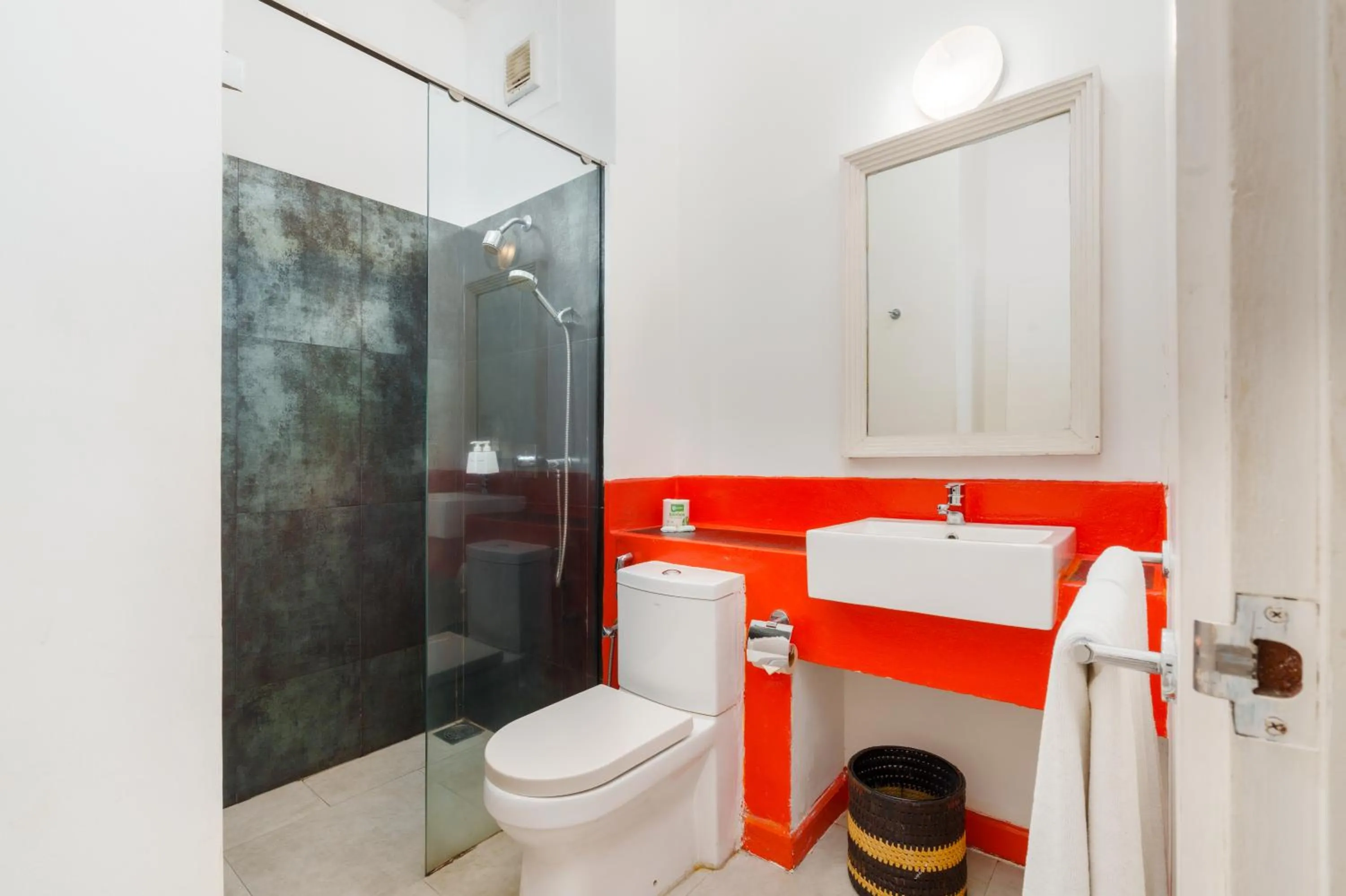 Toilet in Hotel J Negombo