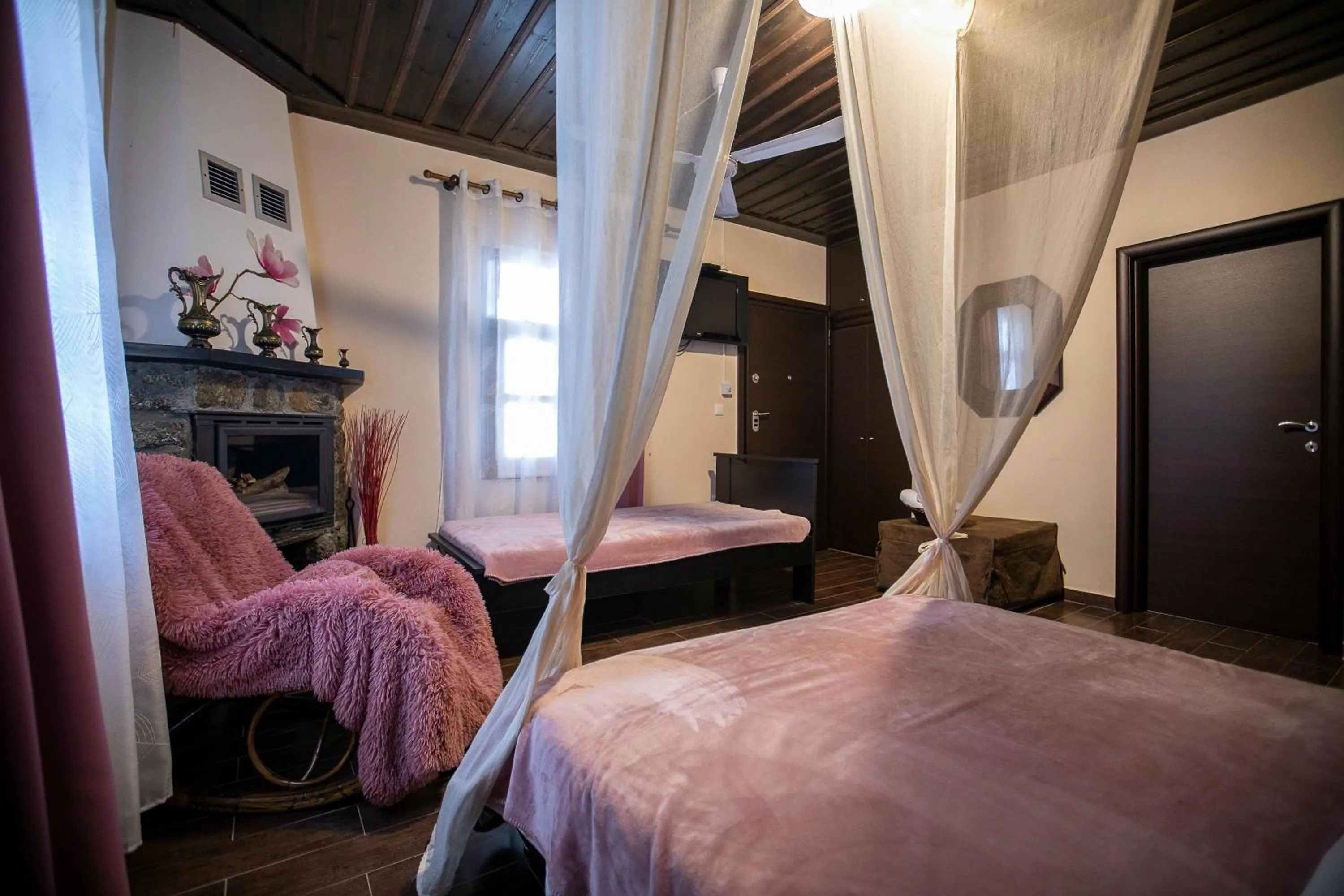 Bedroom, Bed in Panorama Prespes