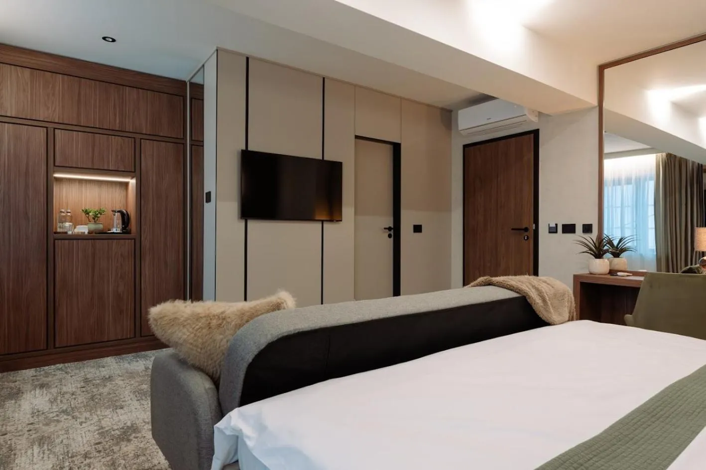 Photo of the whole room, Bed in Hotel Savior