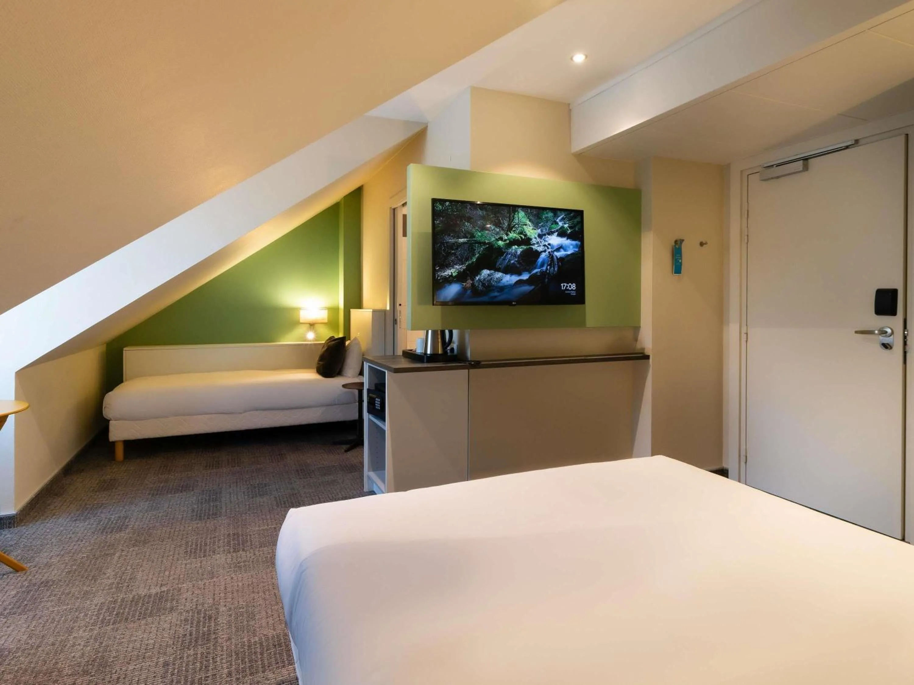 Bedroom, Bed in Greet Hotel Colmar