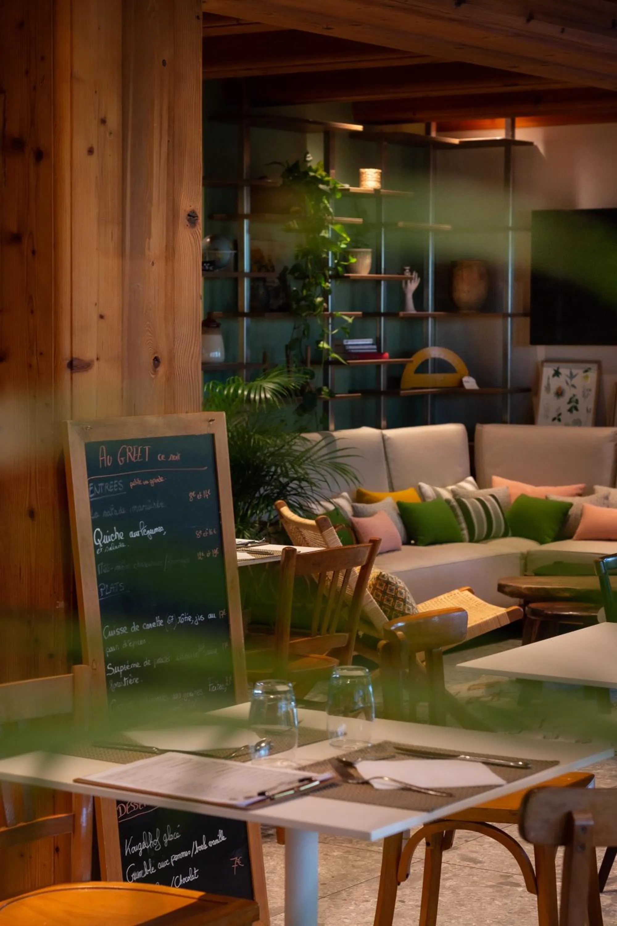 Restaurant/places to eat in Greet Hotel Colmar