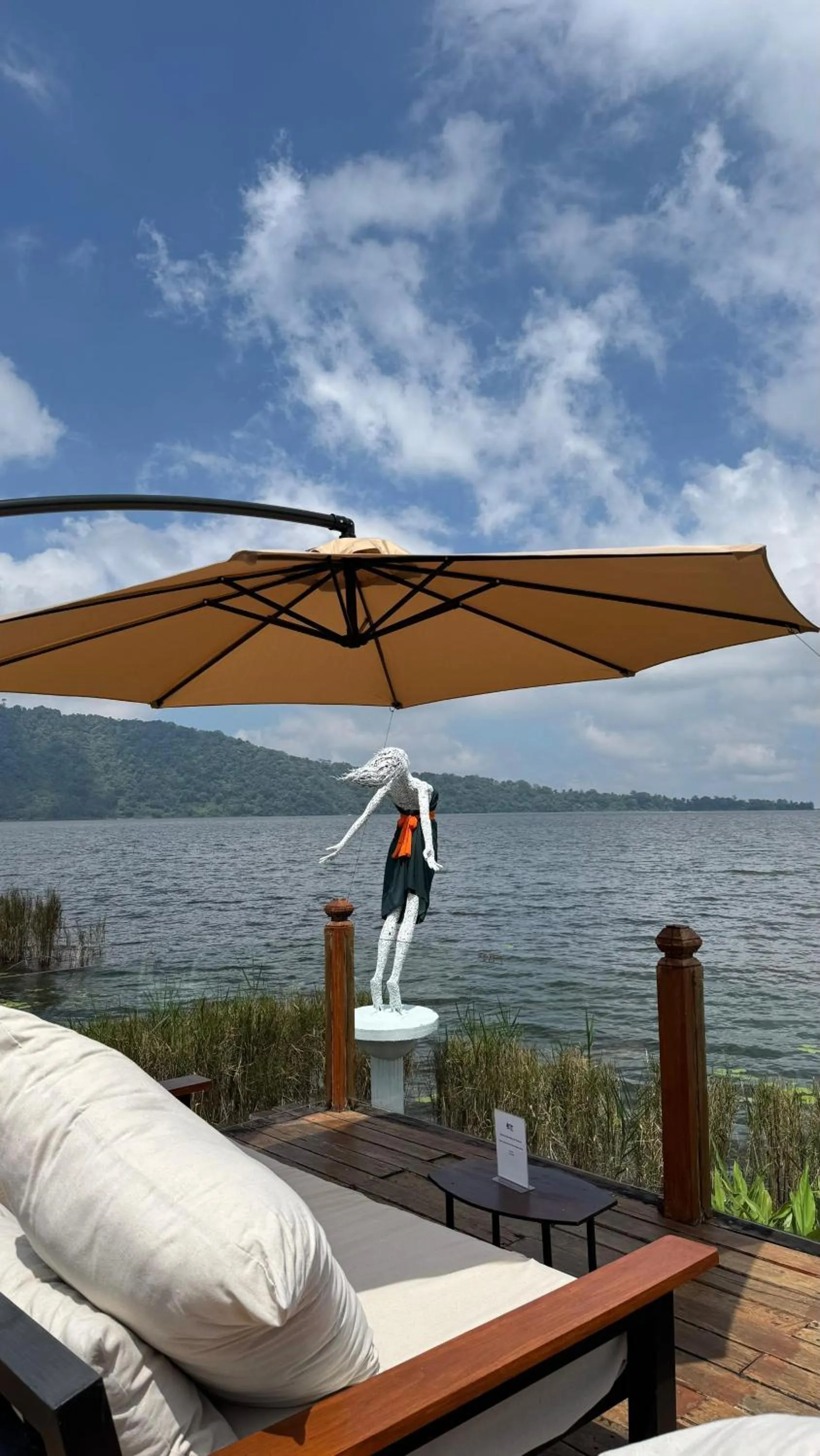 Restaurant/places to eat in Pondanu Cabins By The Lake