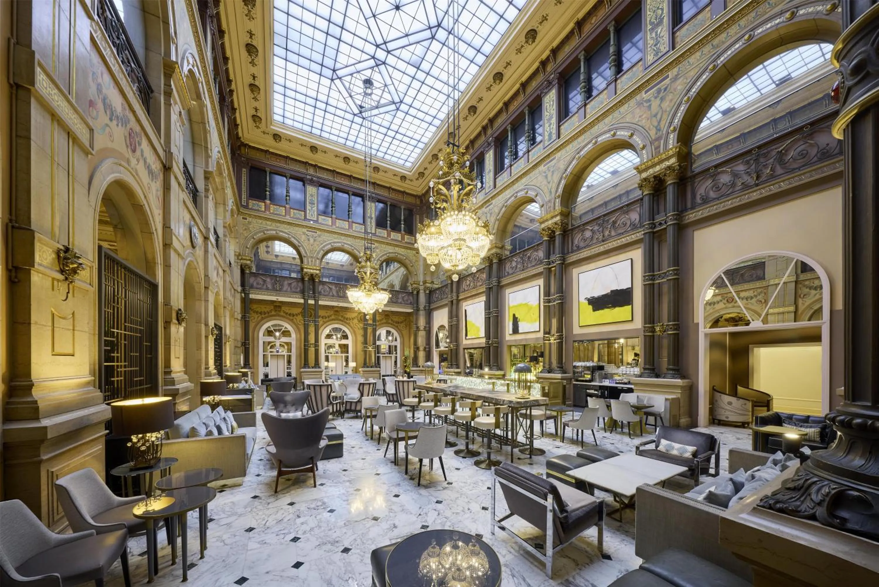 Restaurant/places to eat in Hilton Paris Opera