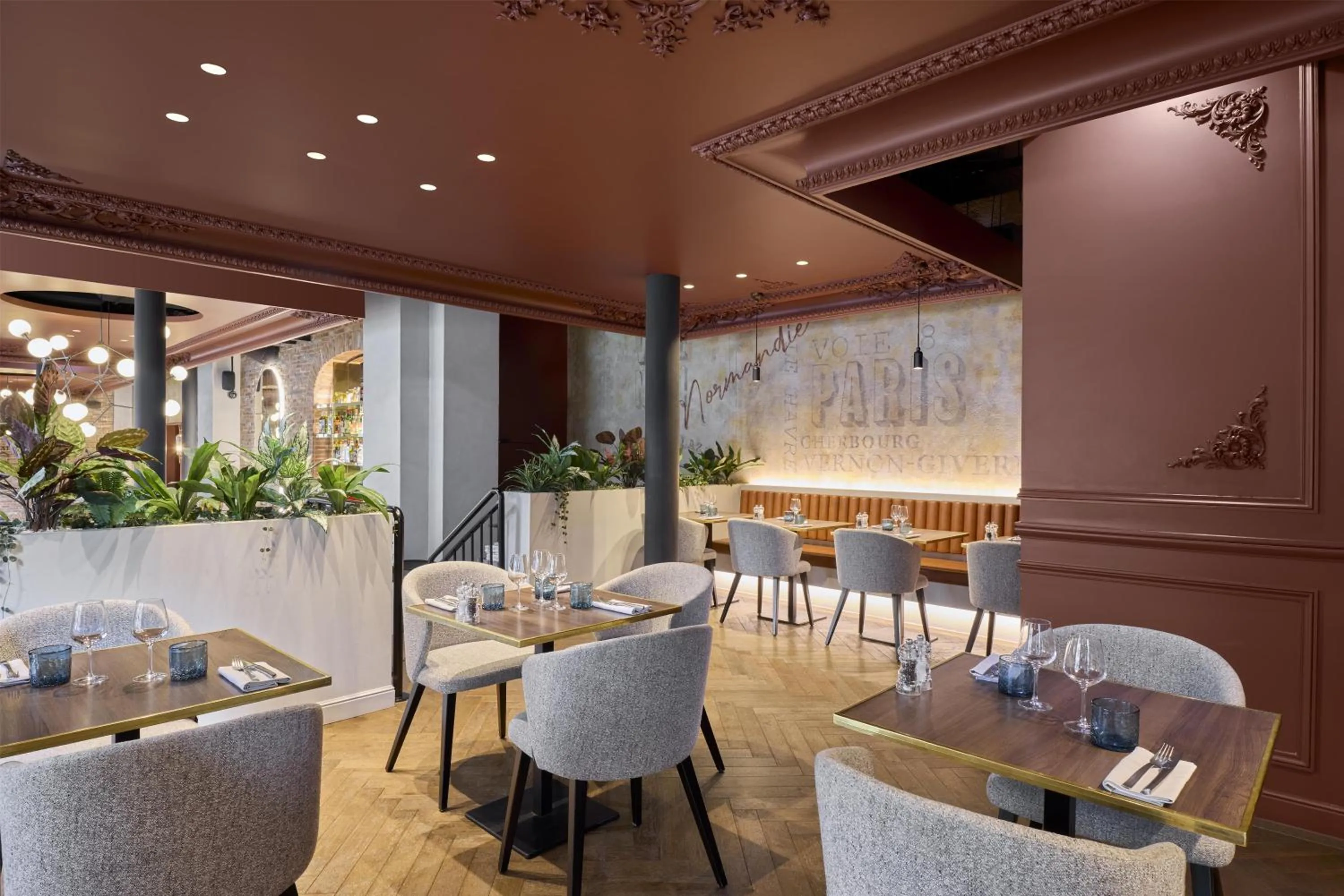 Restaurant/places to eat in Hilton Paris Opera