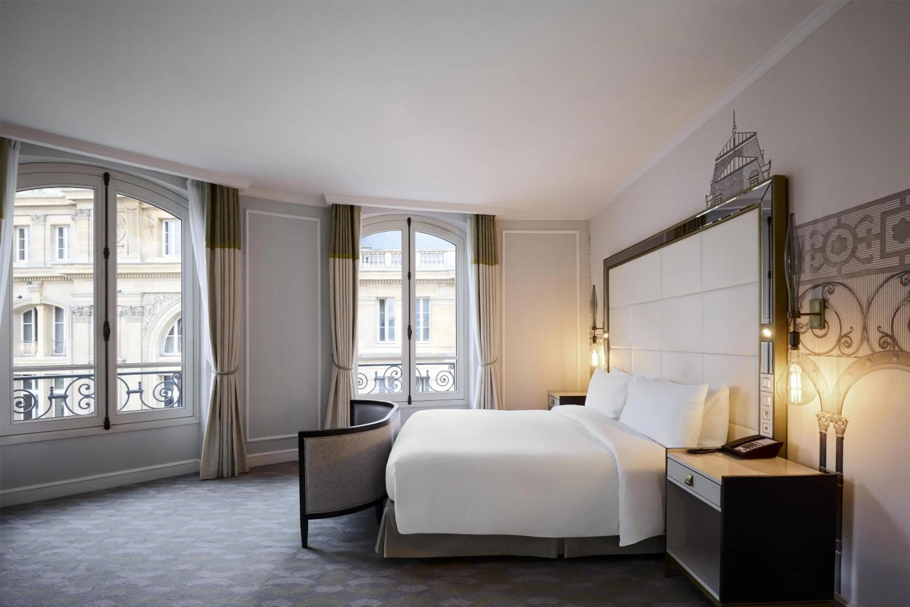 Bed in Hilton Paris Opera