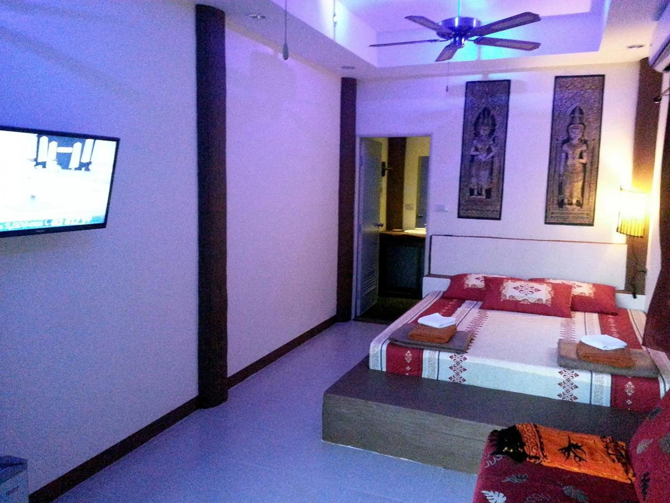 Living room, Bed in Moonstone Studio