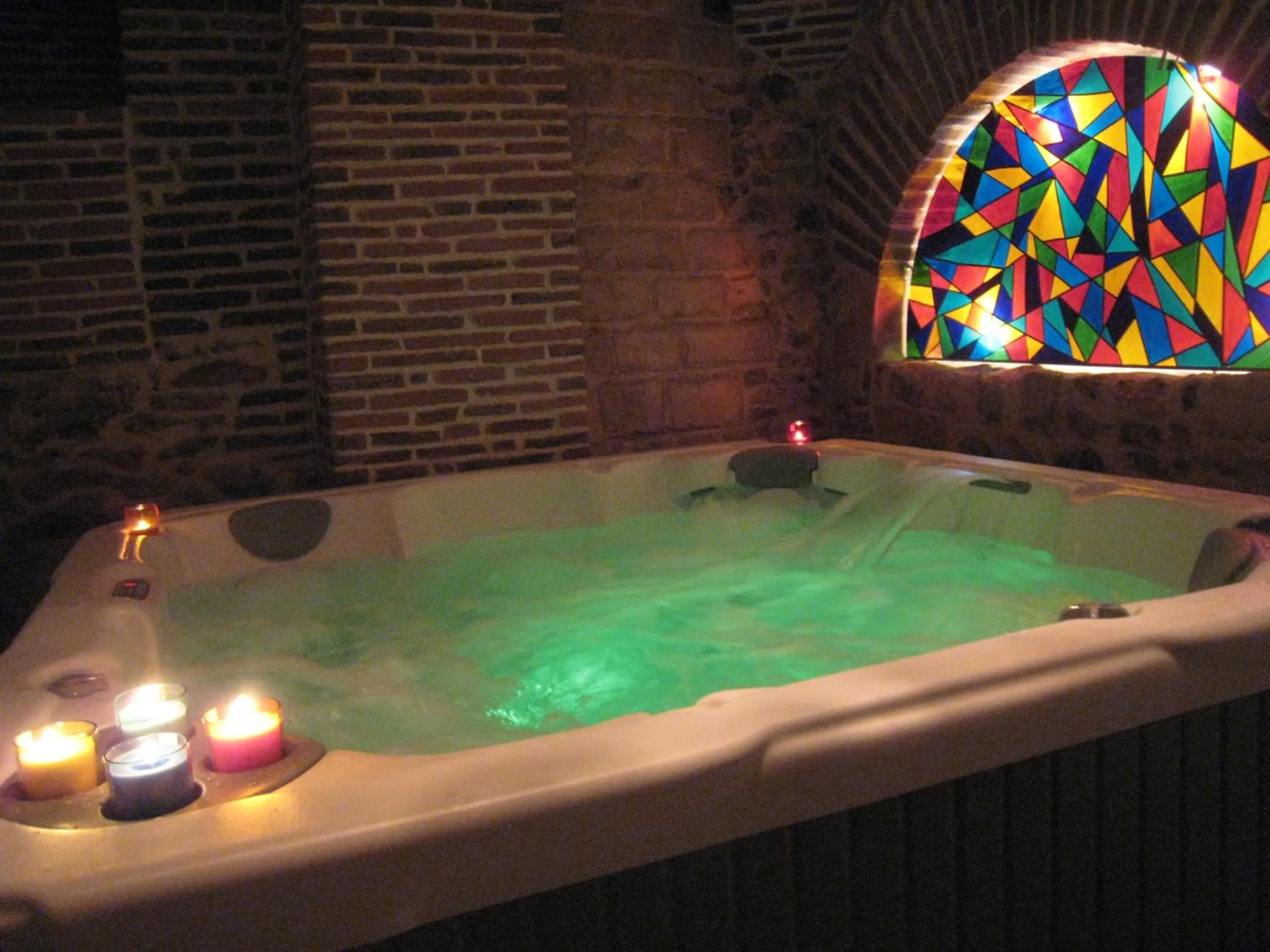 Hot Tub in Hotel Relais Saint Jean Troyes