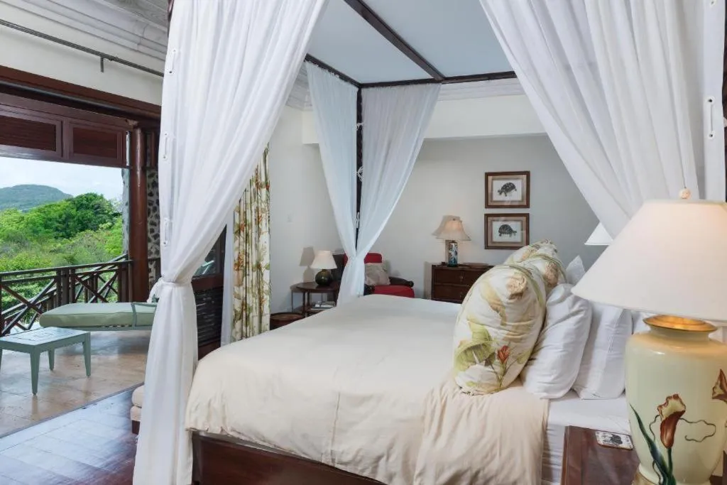 Bed in Canouan Estate Resort & Villas