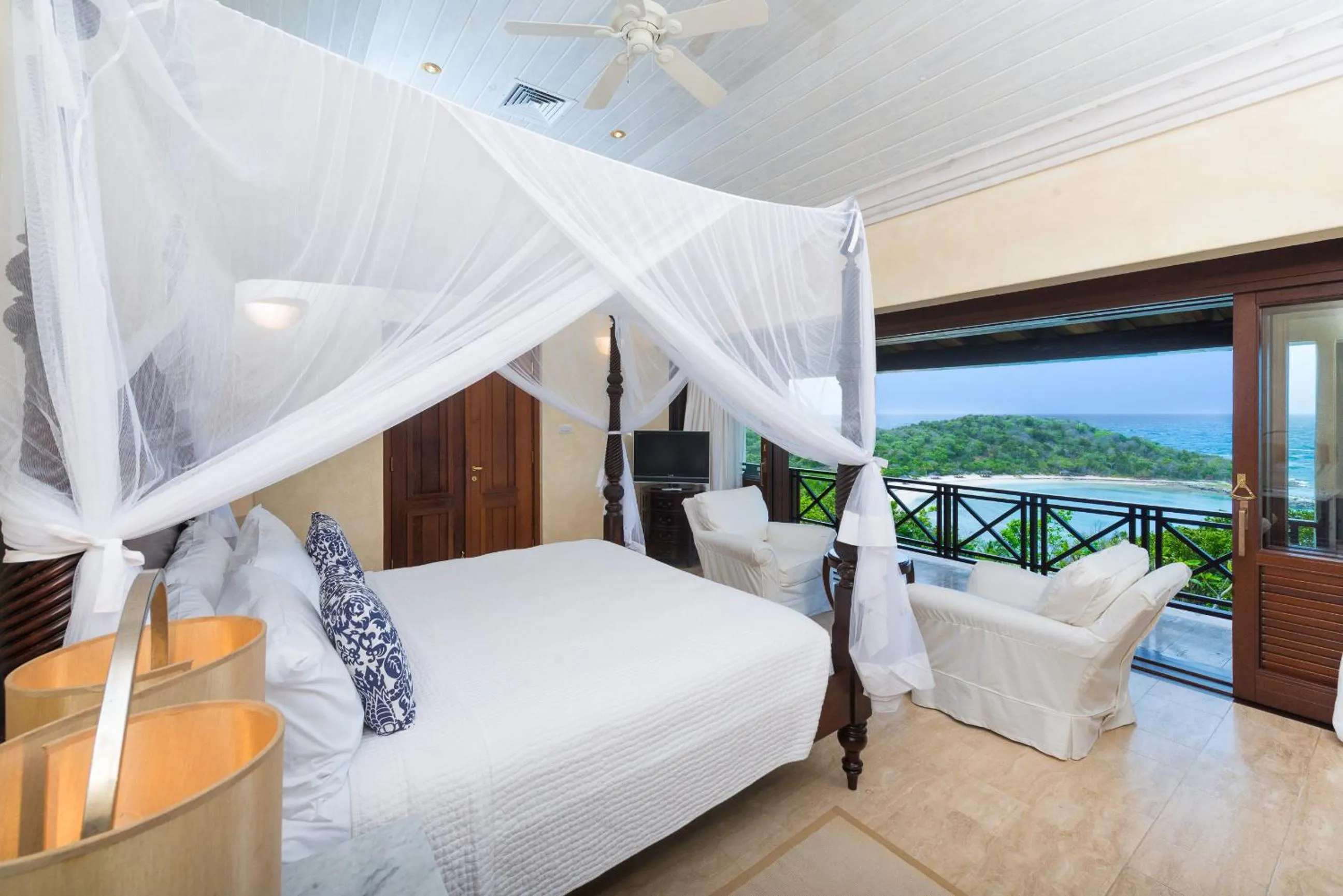 Bed in Canouan Estate Resort & Villas