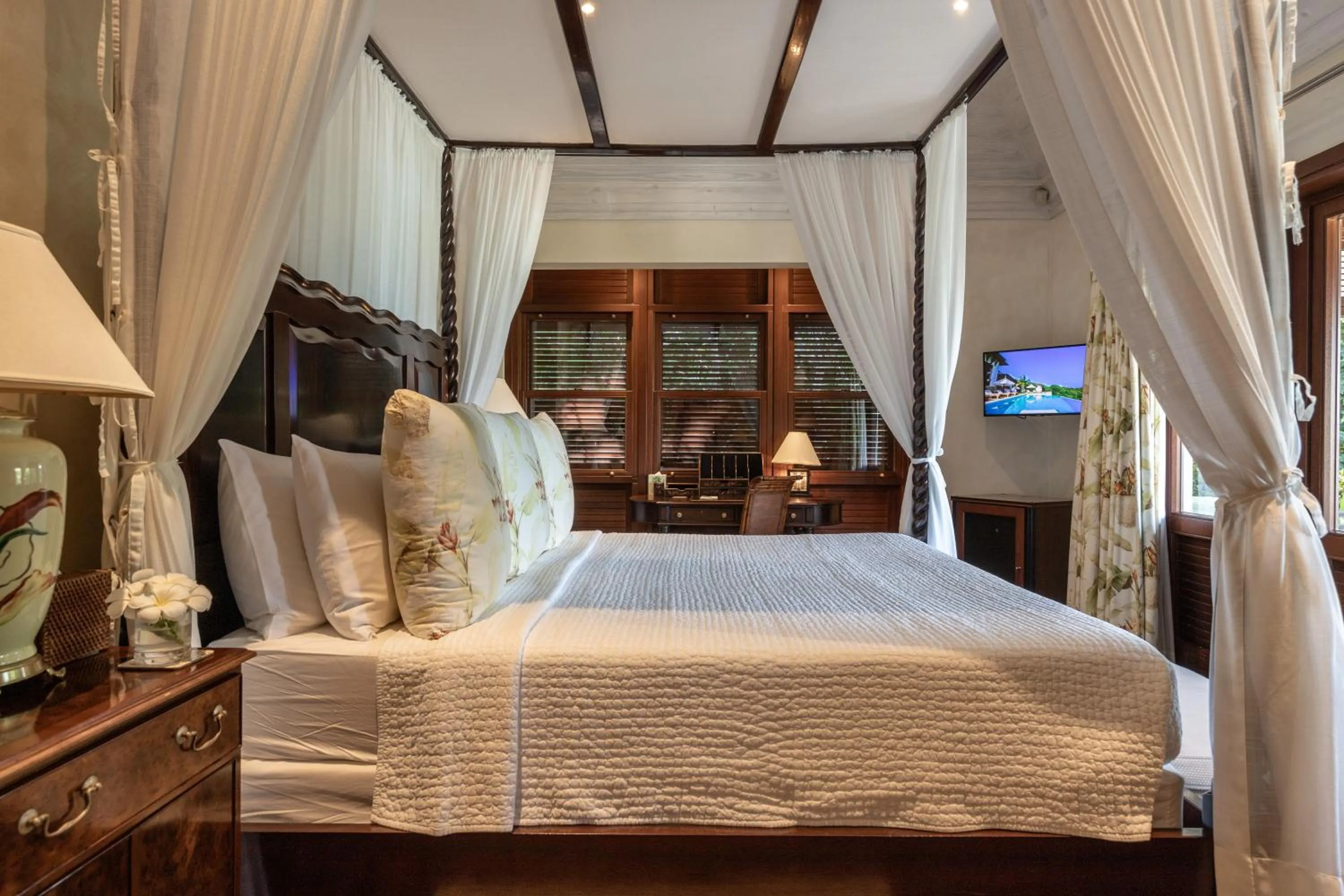 Bed in Canouan Estate Resort & Villas