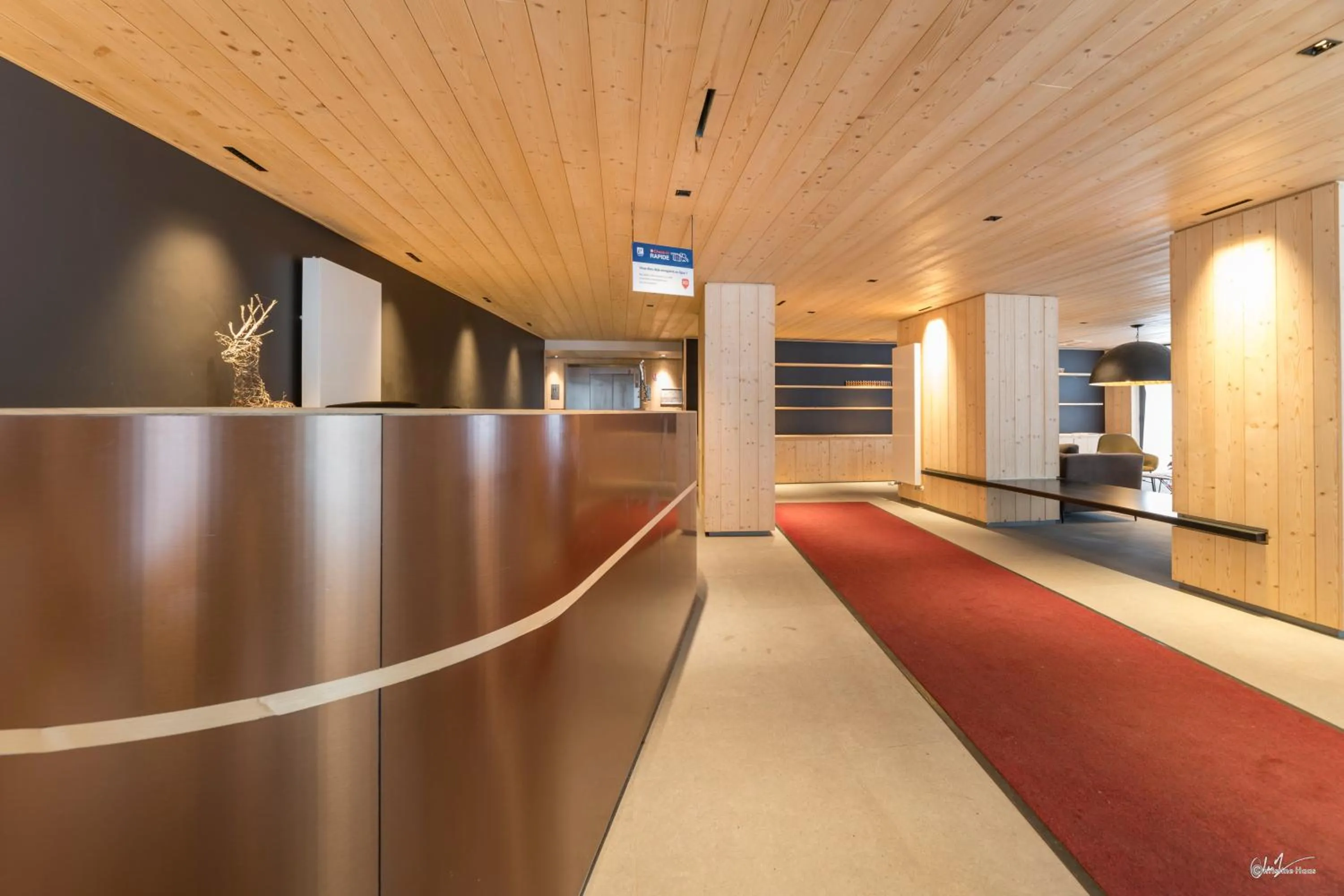 Lobby or reception in Lagrange Vacances L’Écrin du Badet