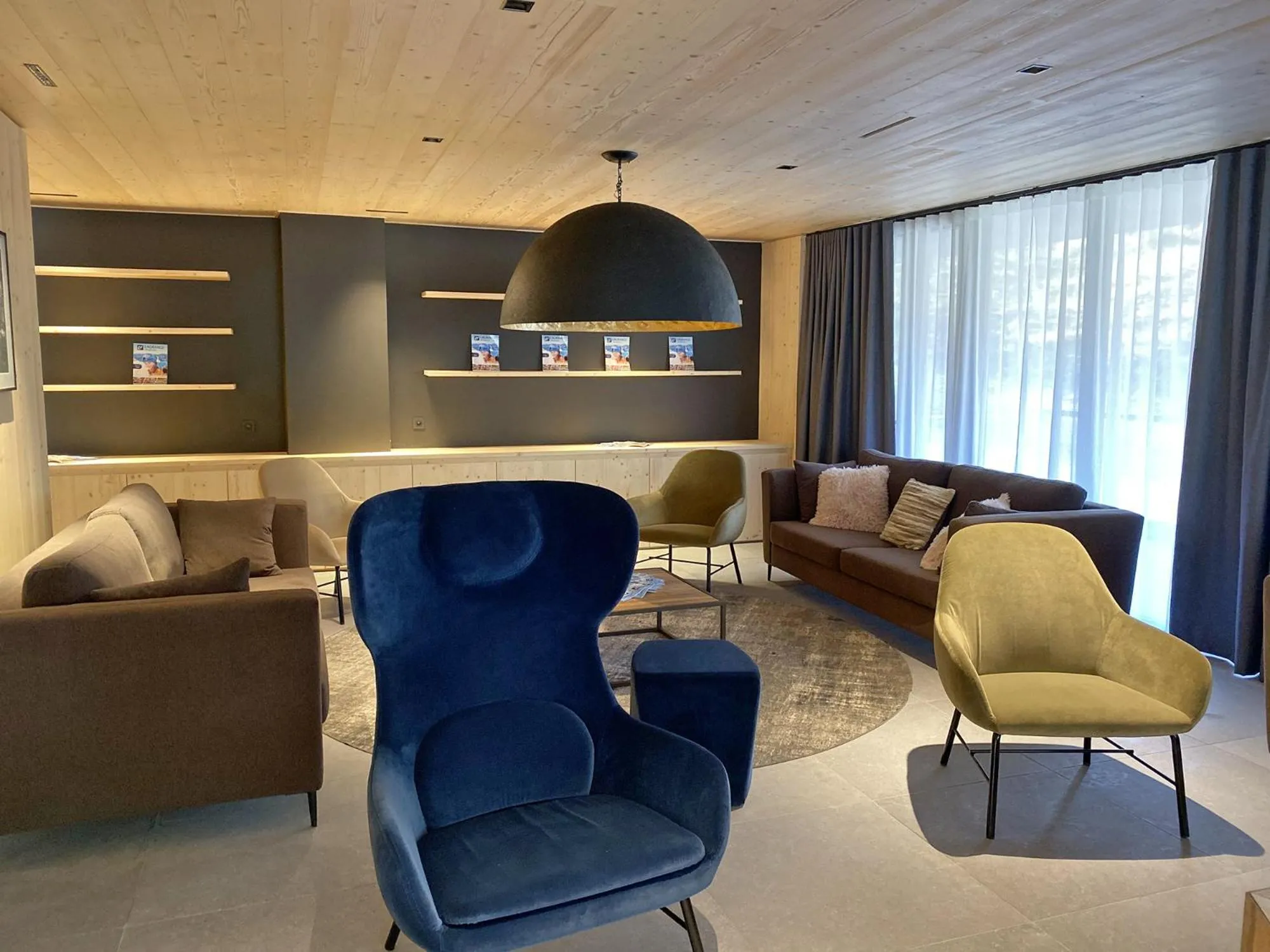 Lobby or reception in Lagrange Vacances L’Écrin du Badet