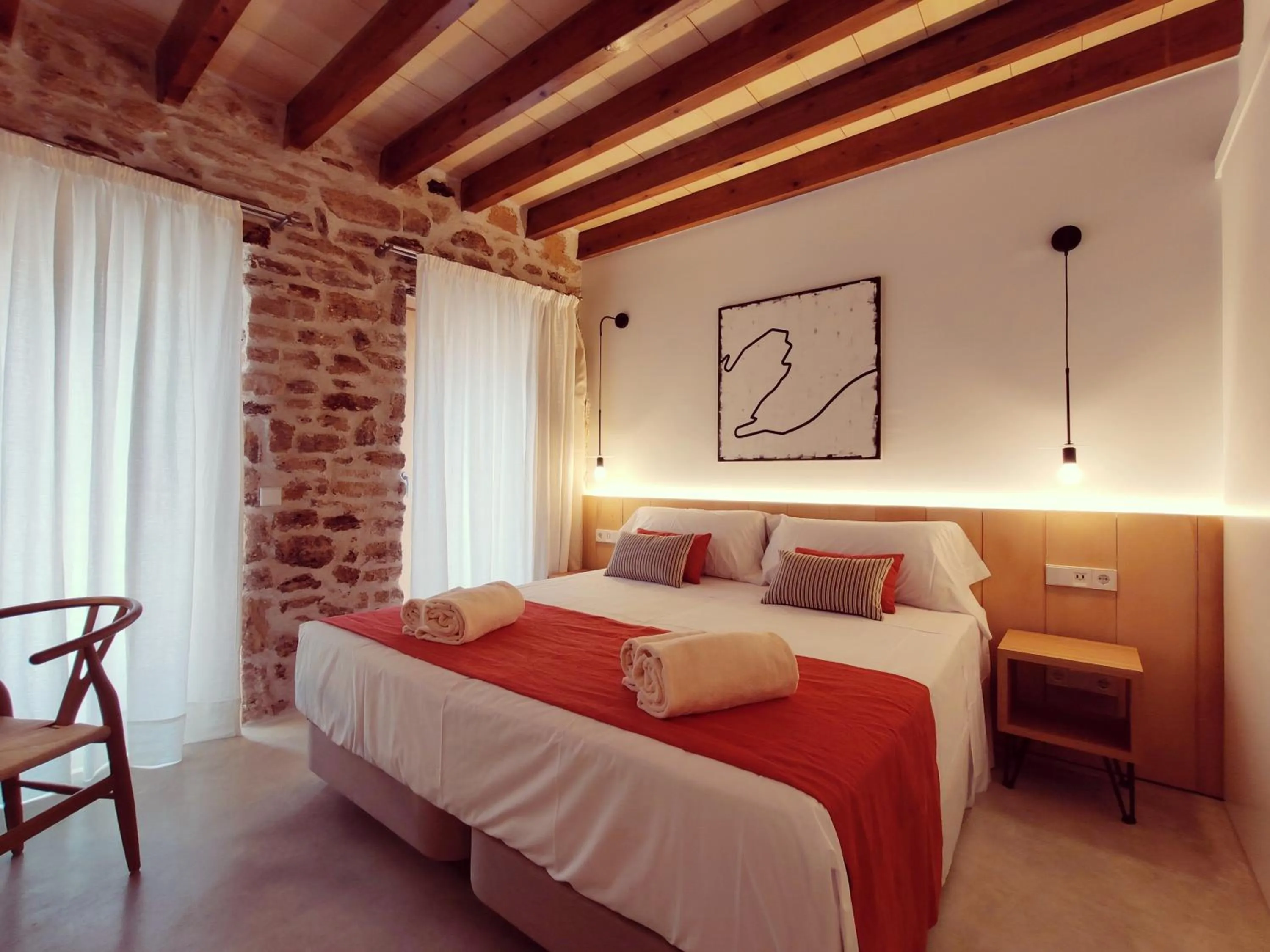 Photo of the whole room, Bed in ARA Alcudia