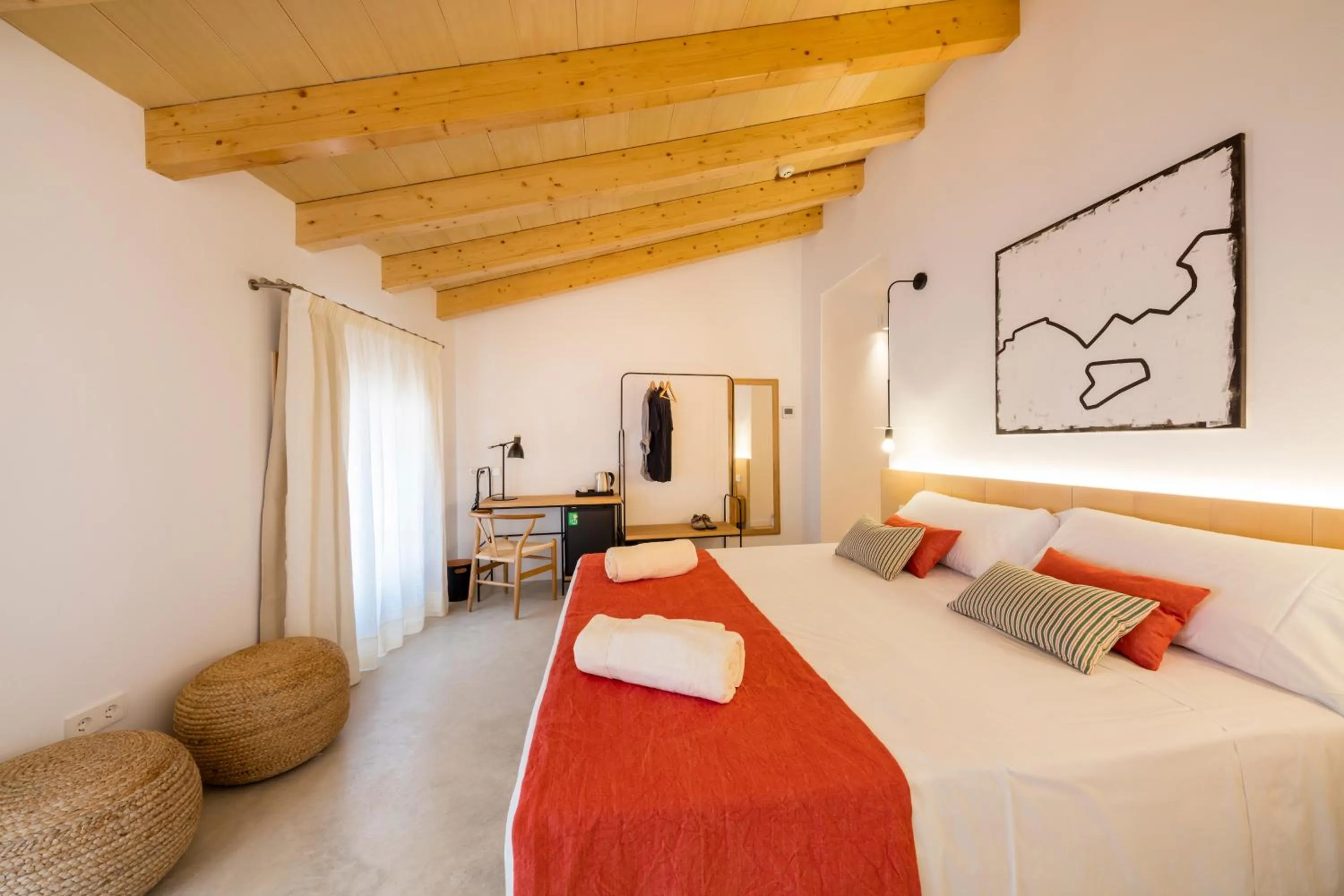 Photo of the whole room, Bed in ARA Alcudia