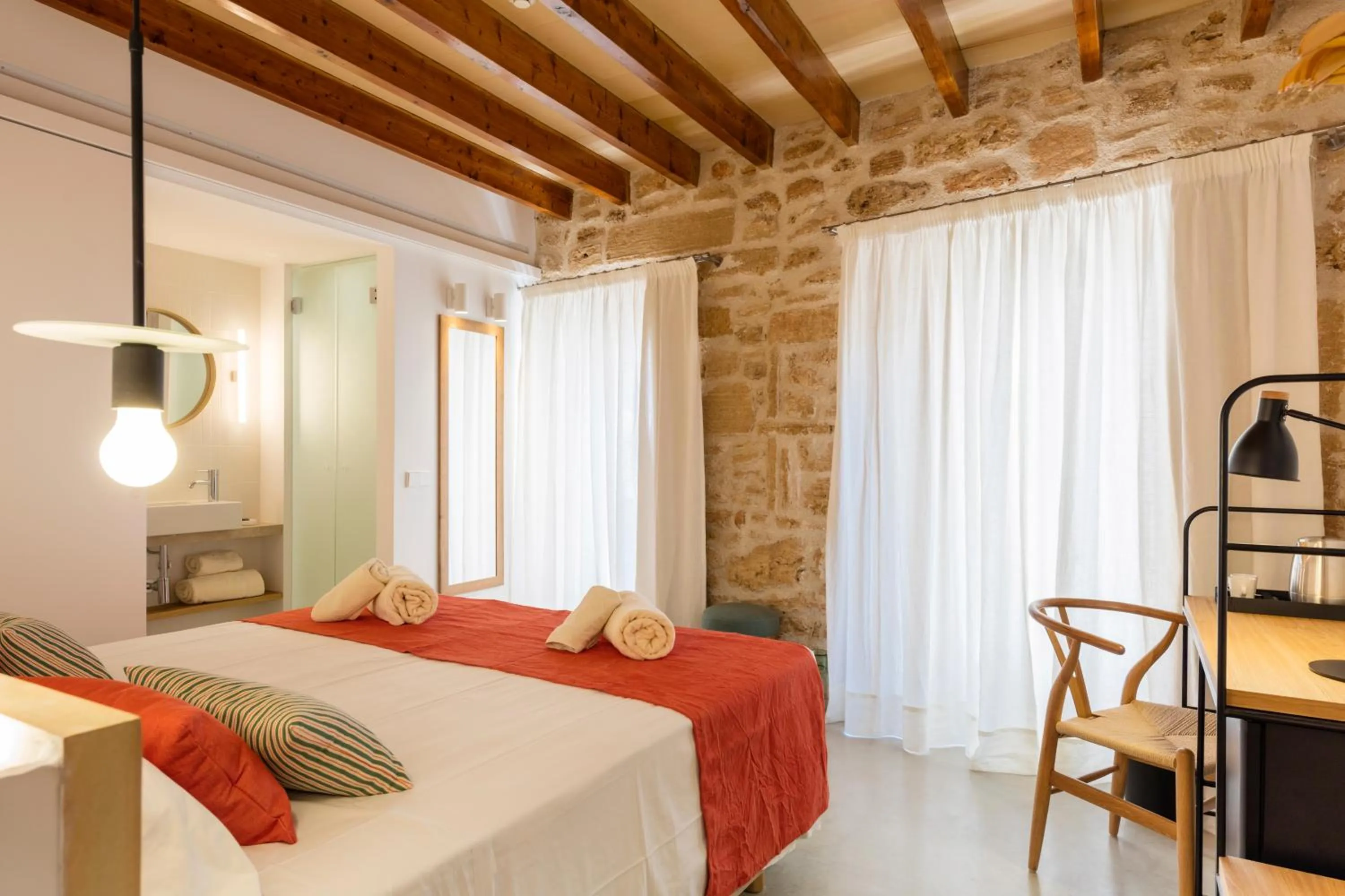 Photo of the whole room, Bed in ARA Alcudia