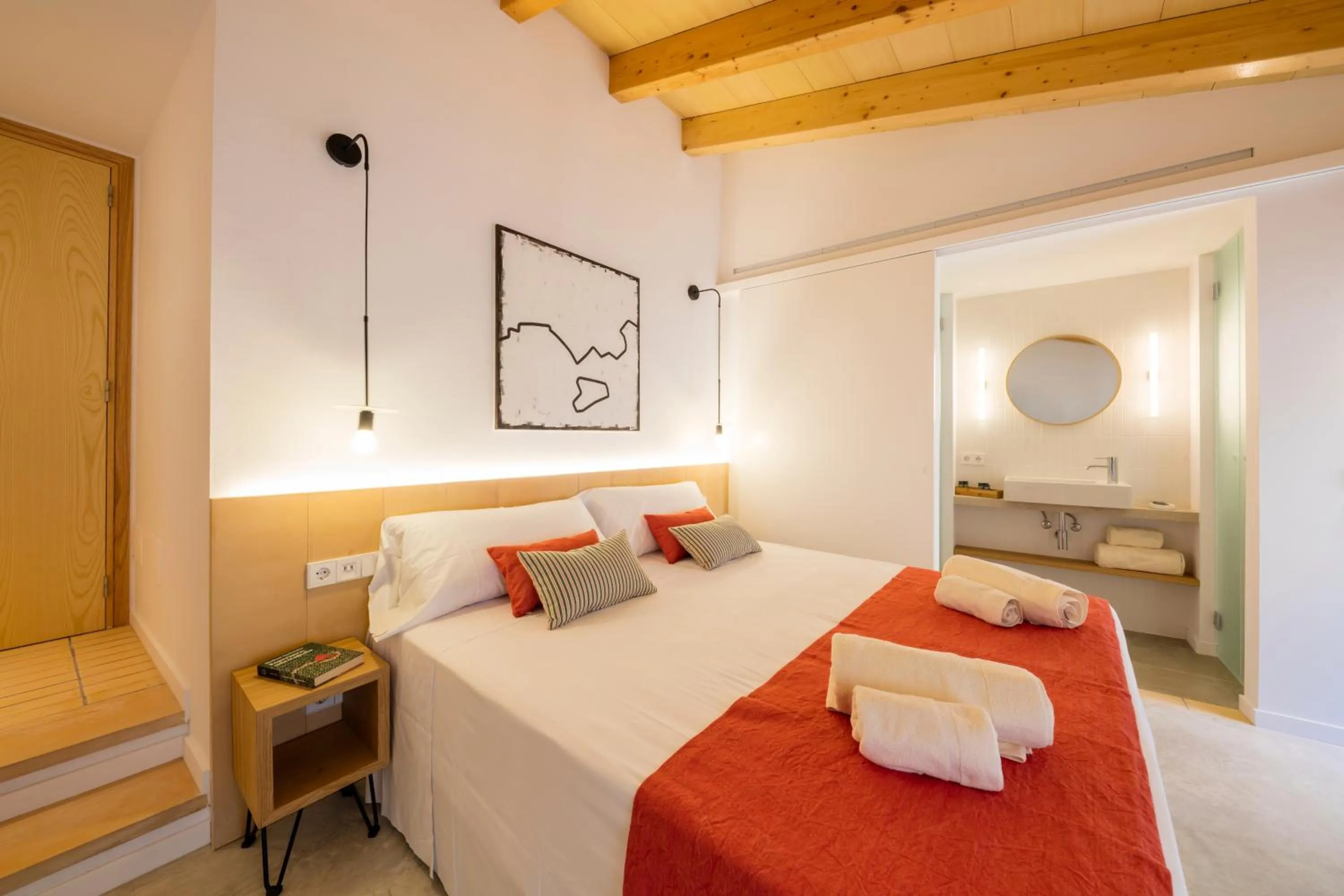 Photo of the whole room, Bed in ARA Alcudia