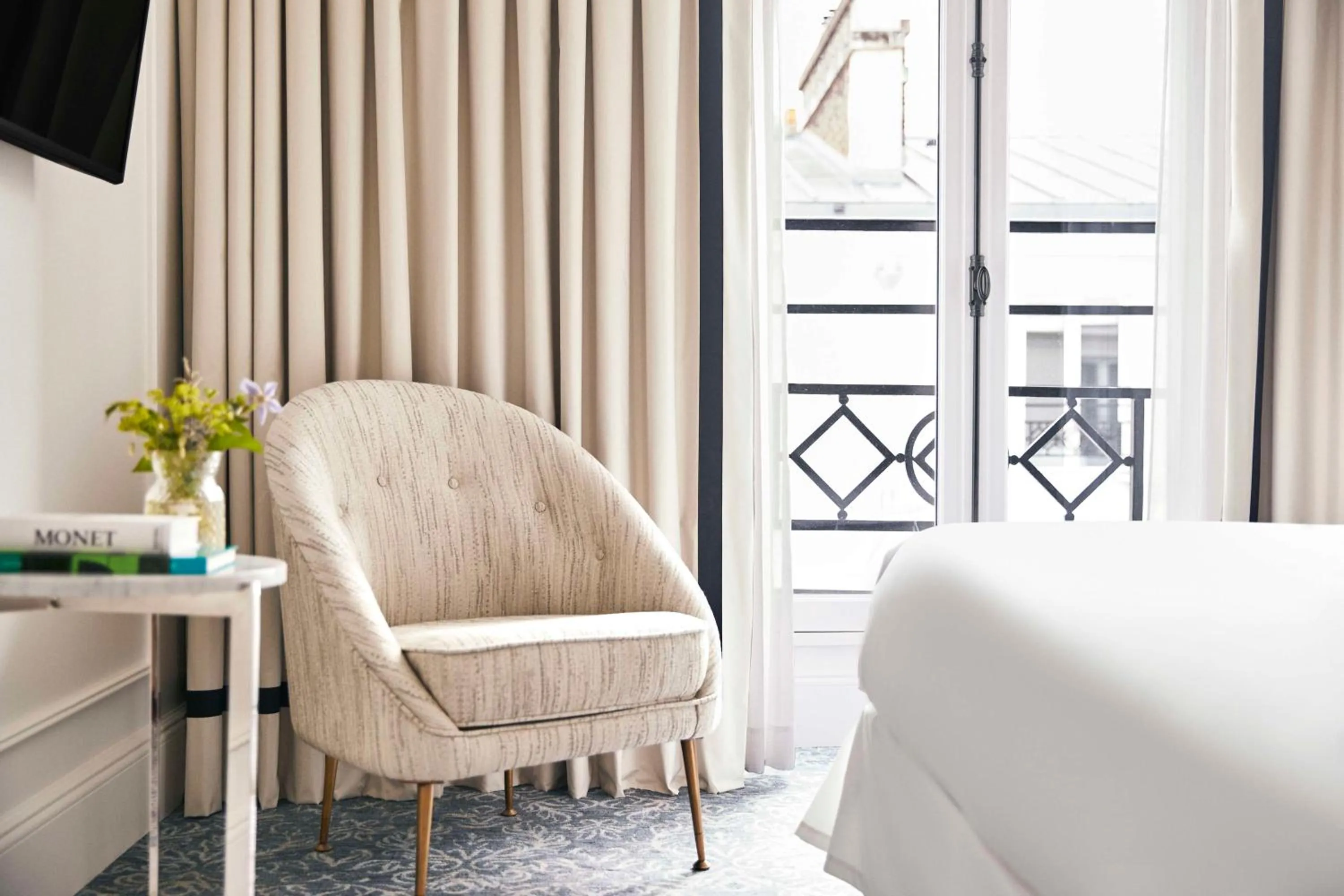 Photo of the whole room, Bed in Hôtel du Louvre, in The Unbound Collection by Hyatt