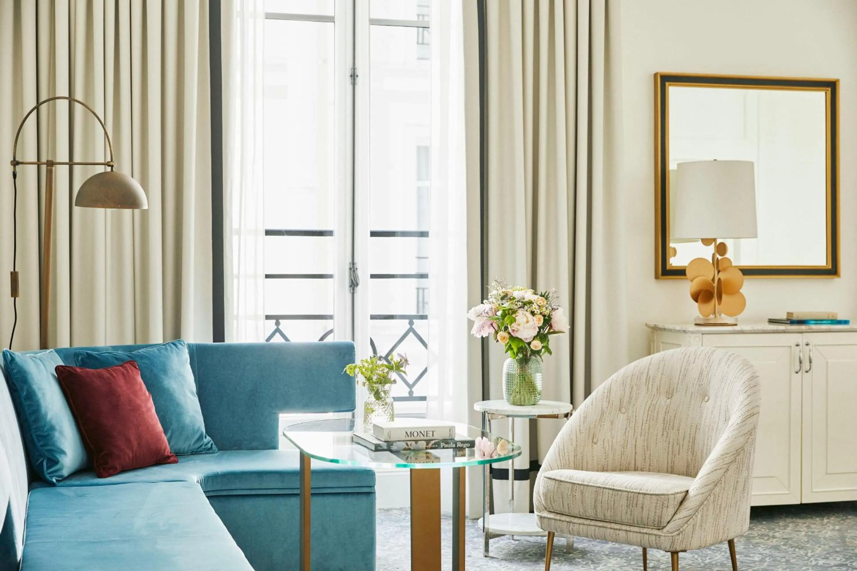 Photo of the whole room in Hôtel du Louvre, in The Unbound Collection by Hyatt