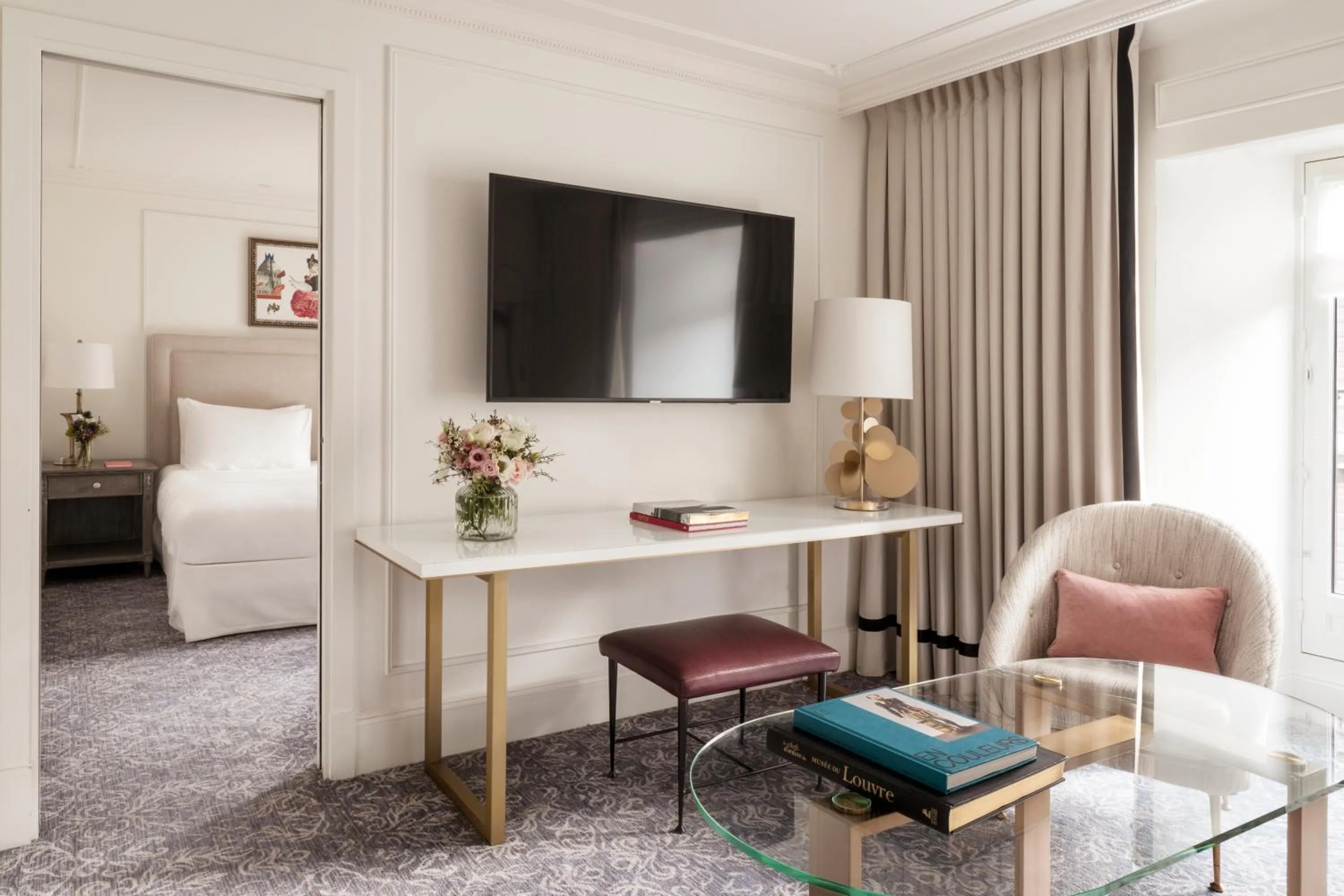 Living room in Hôtel du Louvre, in The Unbound Collection by Hyatt