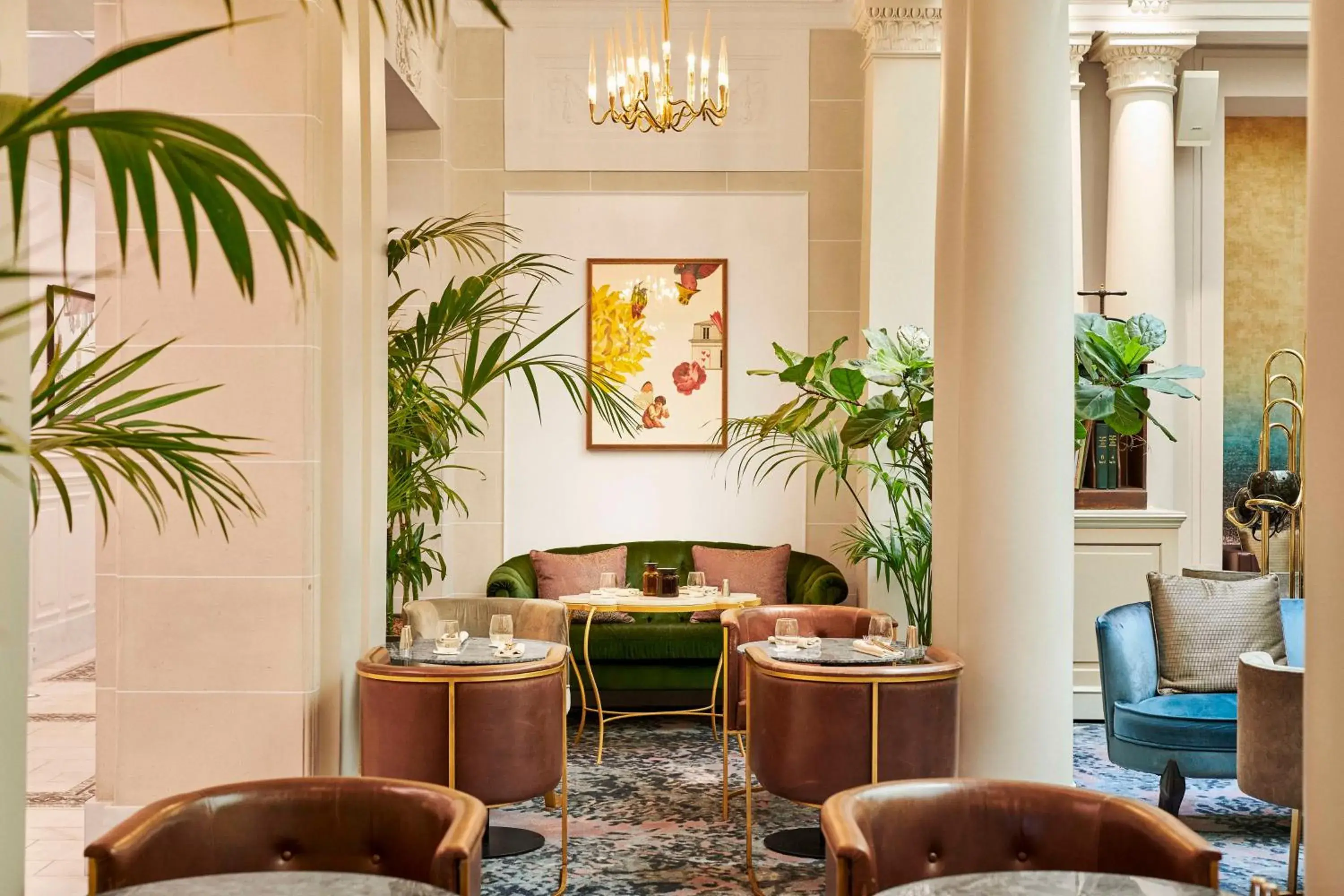 Lounge or bar in Hôtel du Louvre, in The Unbound Collection by Hyatt Lounge or bar in Hôtel du Louvre, in The Unbound Collection by Hyatt