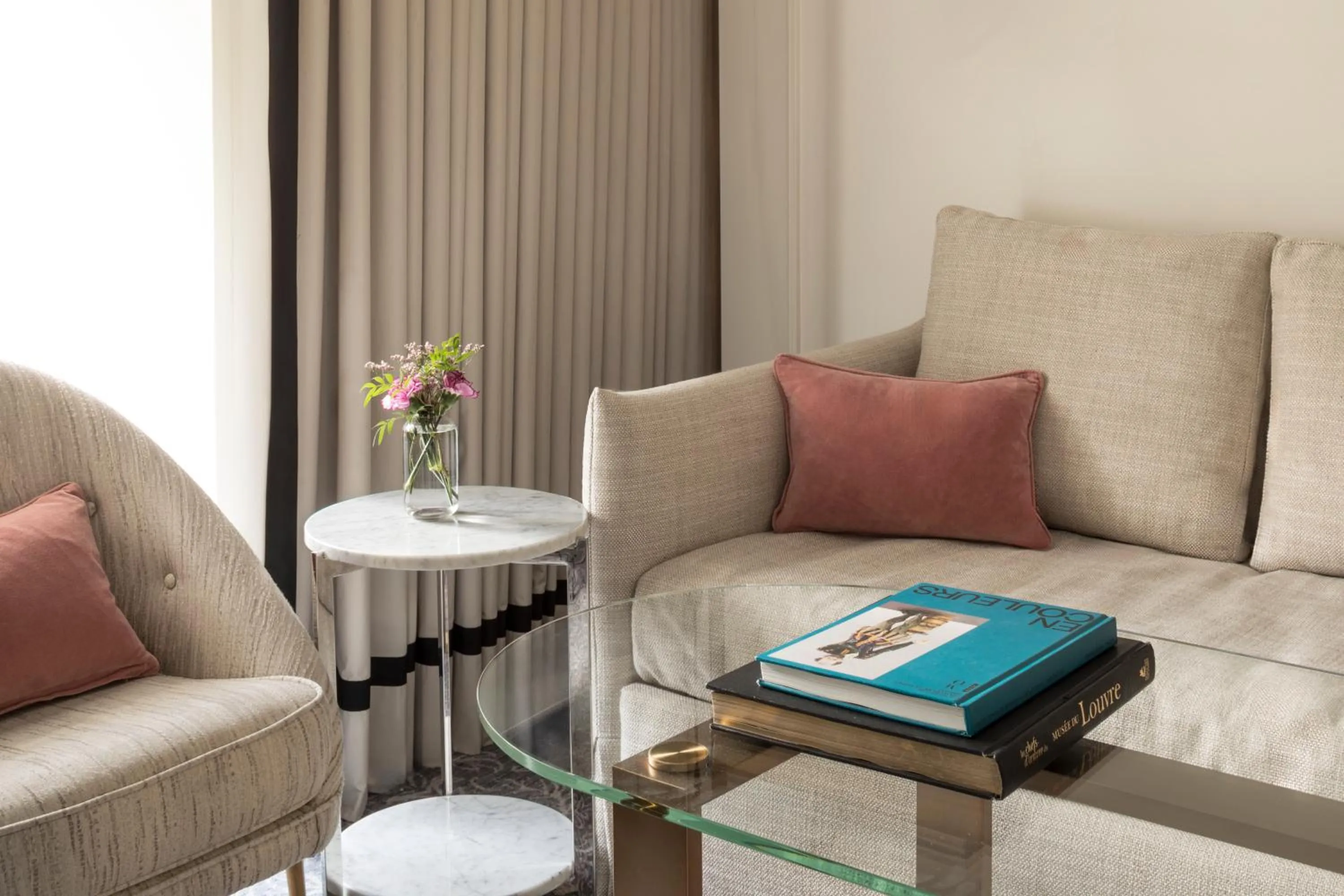 Living room in Hôtel du Louvre, in The Unbound Collection by Hyatt