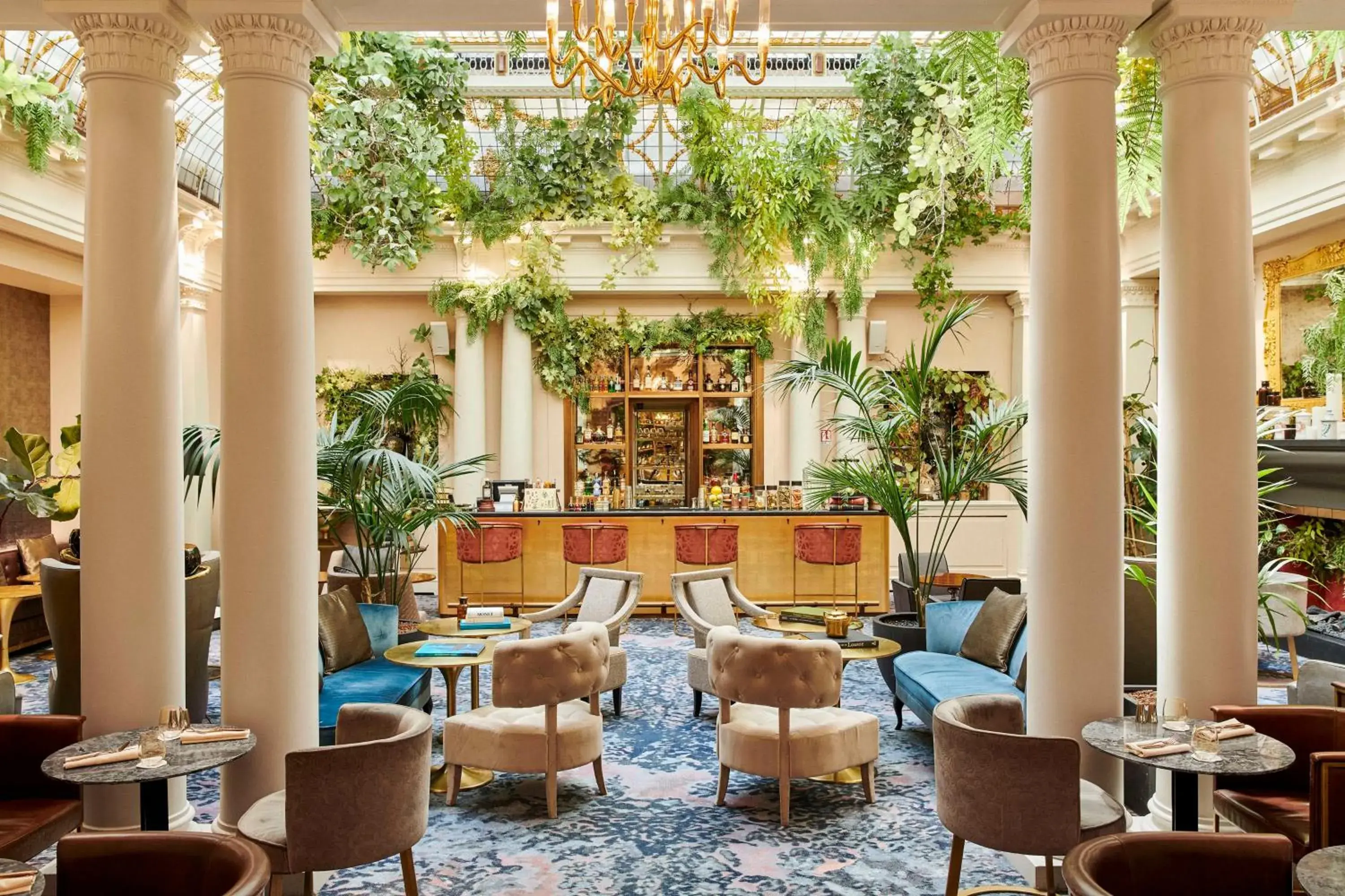 Lounge or bar in Hôtel du Louvre, in The Unbound Collection by Hyatt Lounge or bar in Hôtel du Louvre, in The Unbound Collection by Hyatt