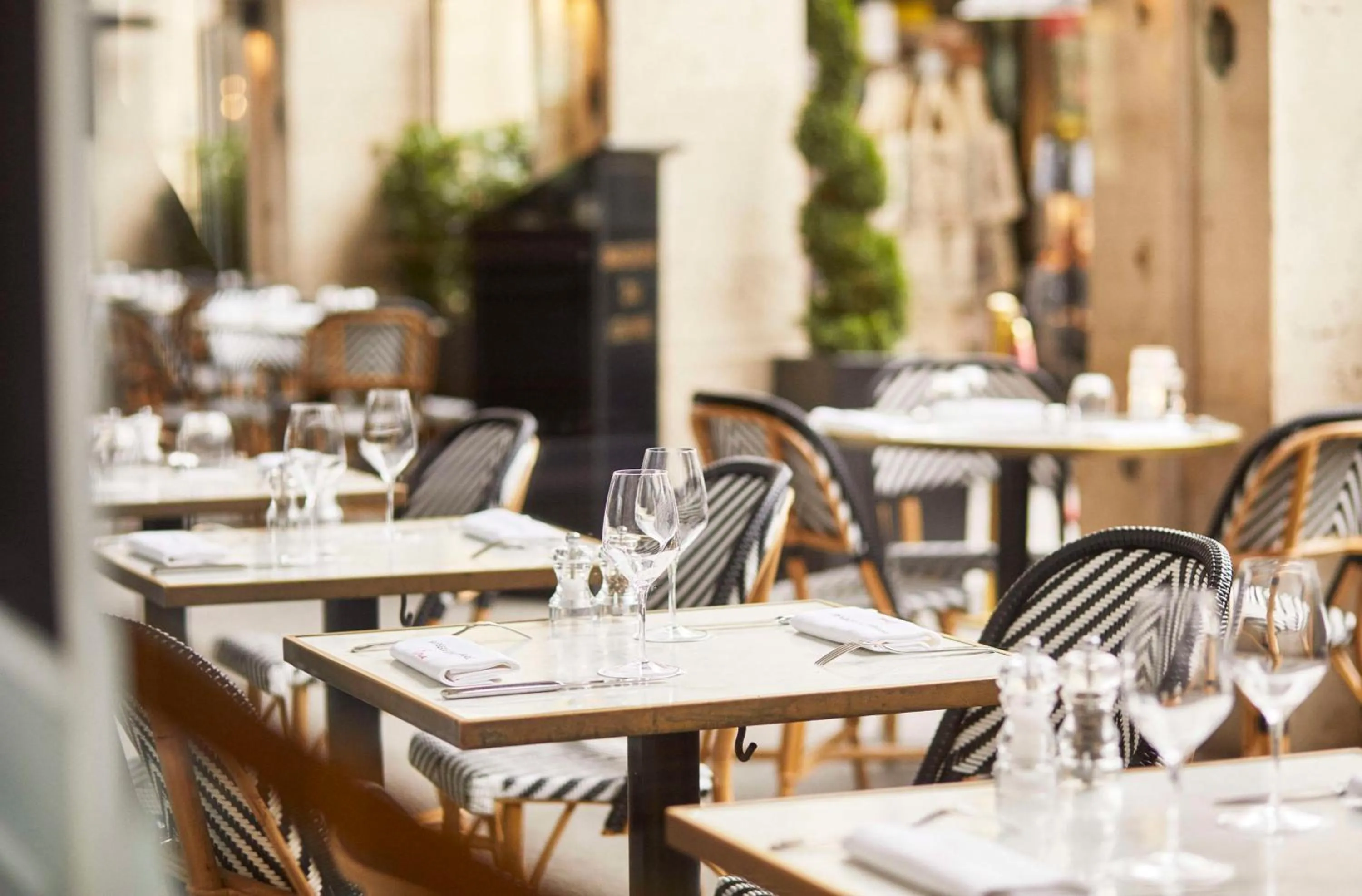 Restaurant/places to eat in Hôtel du Louvre, in The Unbound Collection by Hyatt