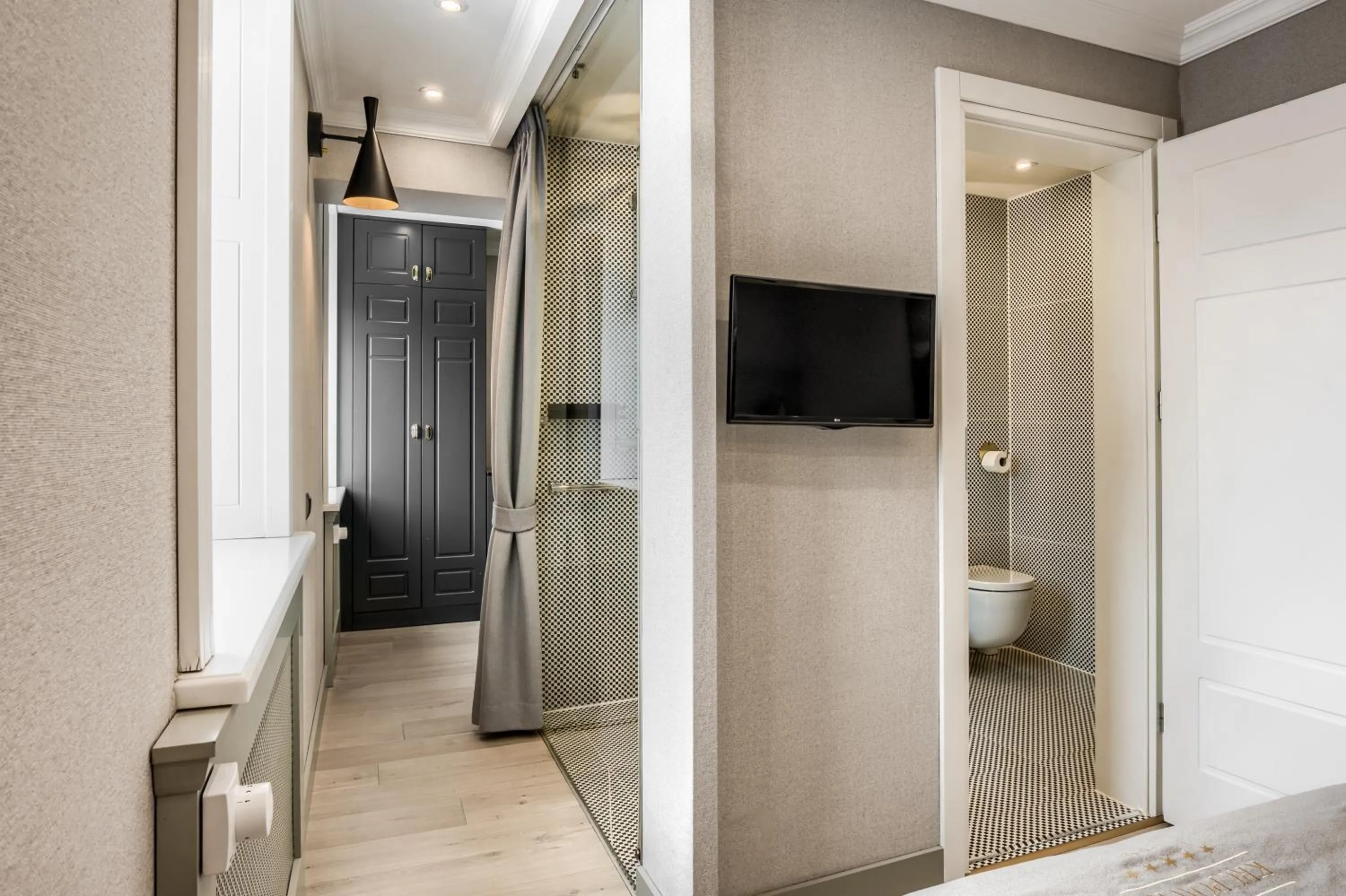 Shower in Krupówki 17 Resort & SPA