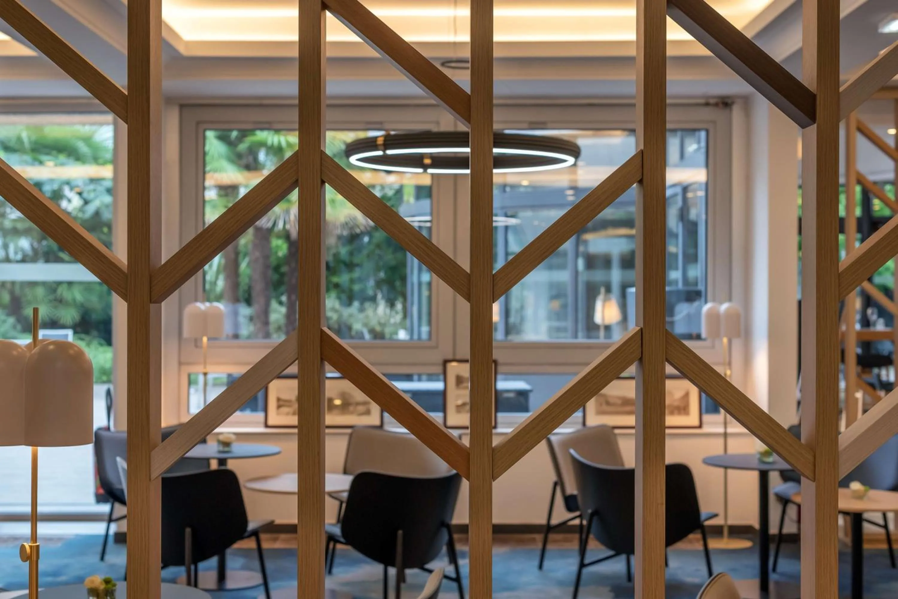 Lobby or reception in DoubleTree by Hilton Paris Bougival