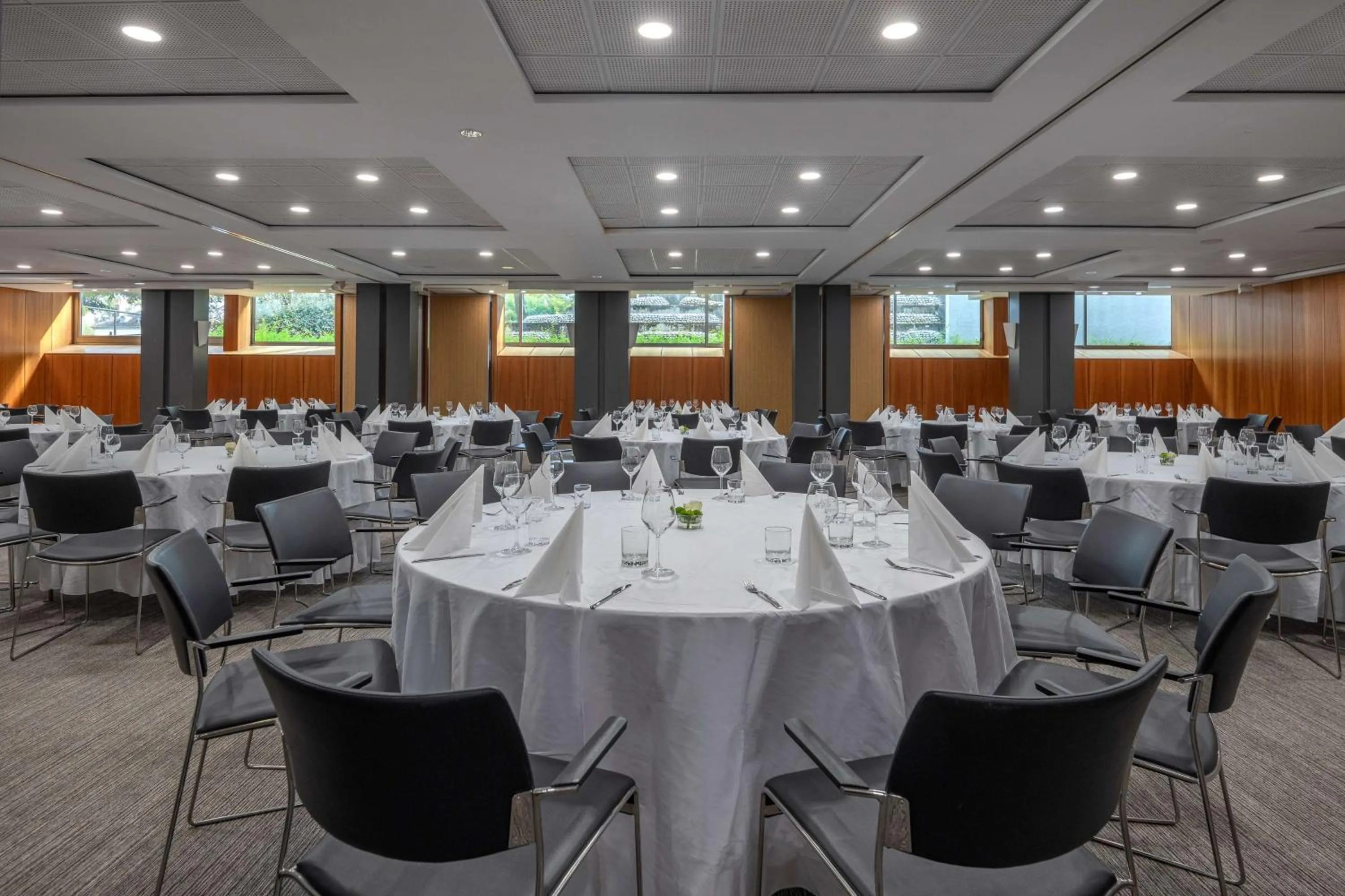 Meeting/conference room in DoubleTree by Hilton Paris Bougival