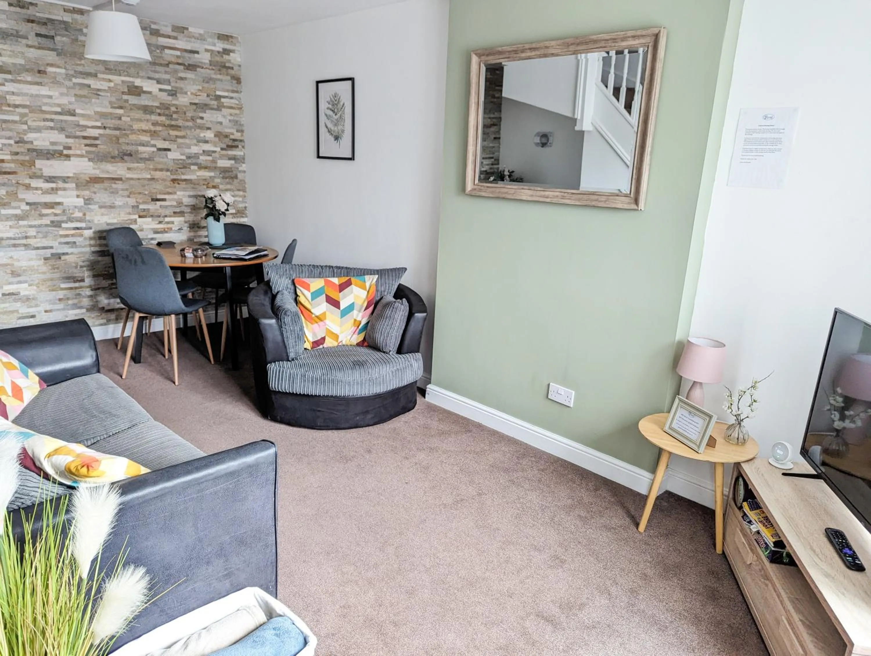 2BR-Dean Hse-Fully Equipped-Parking-WiFi-Short Long Stays