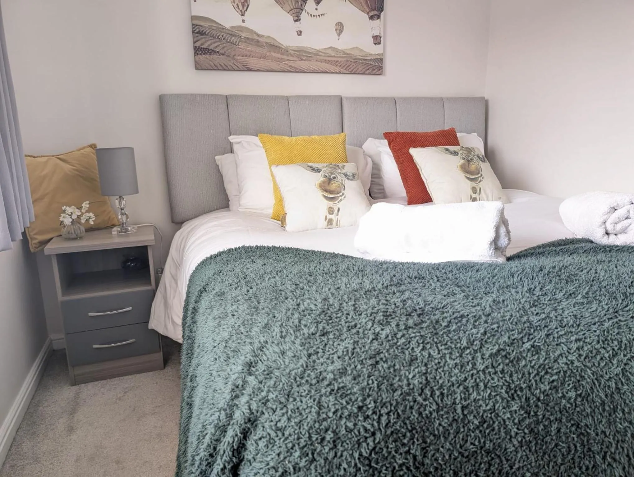 Bedroom, Bed in 2BR-Dean Hse-Fully Equipped-Parking-WiFi-Short Long Stays