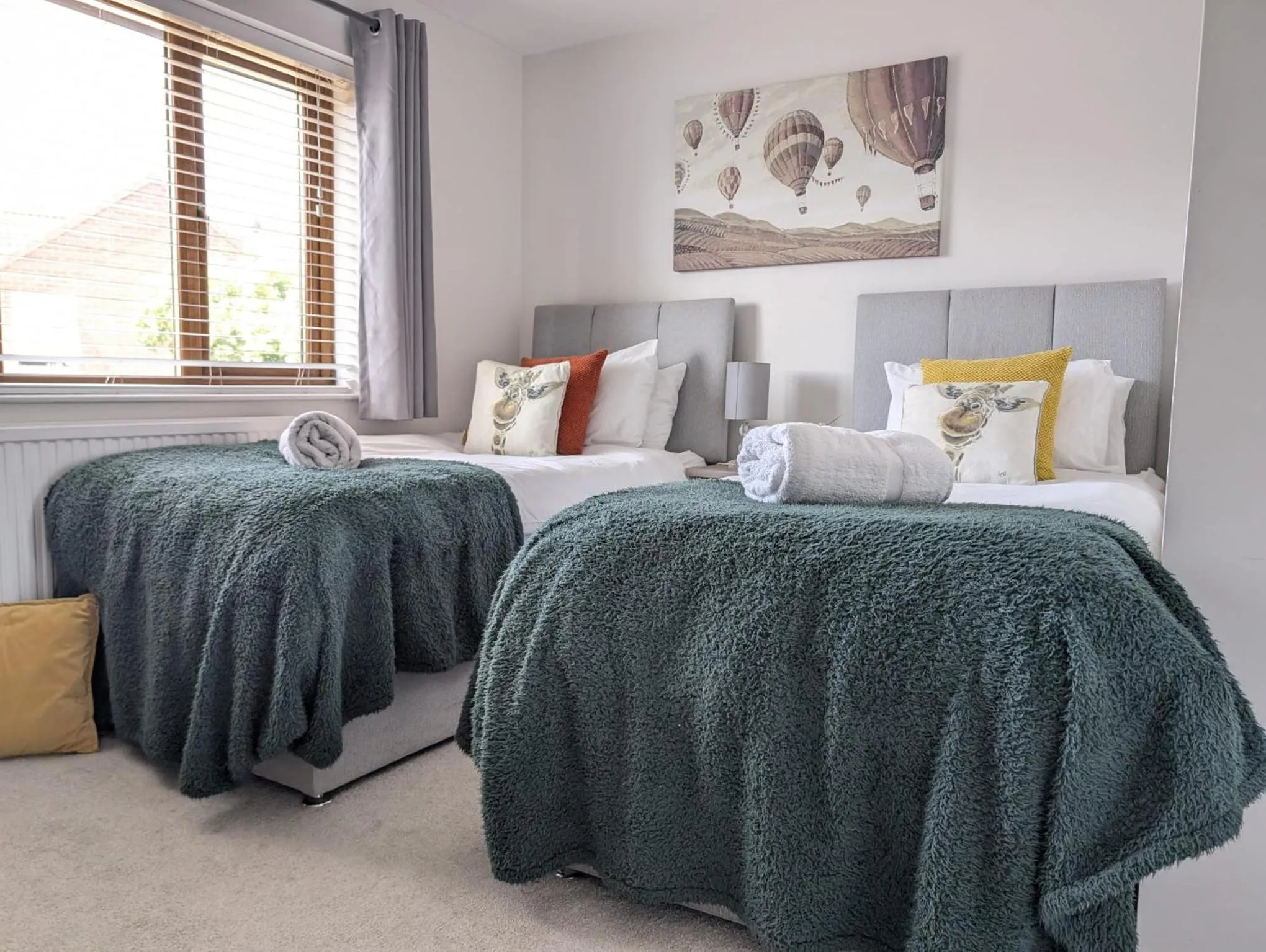 Bed in 2BR-Dean Hse-Fully Equipped-Parking-WiFi-Short Long Stays