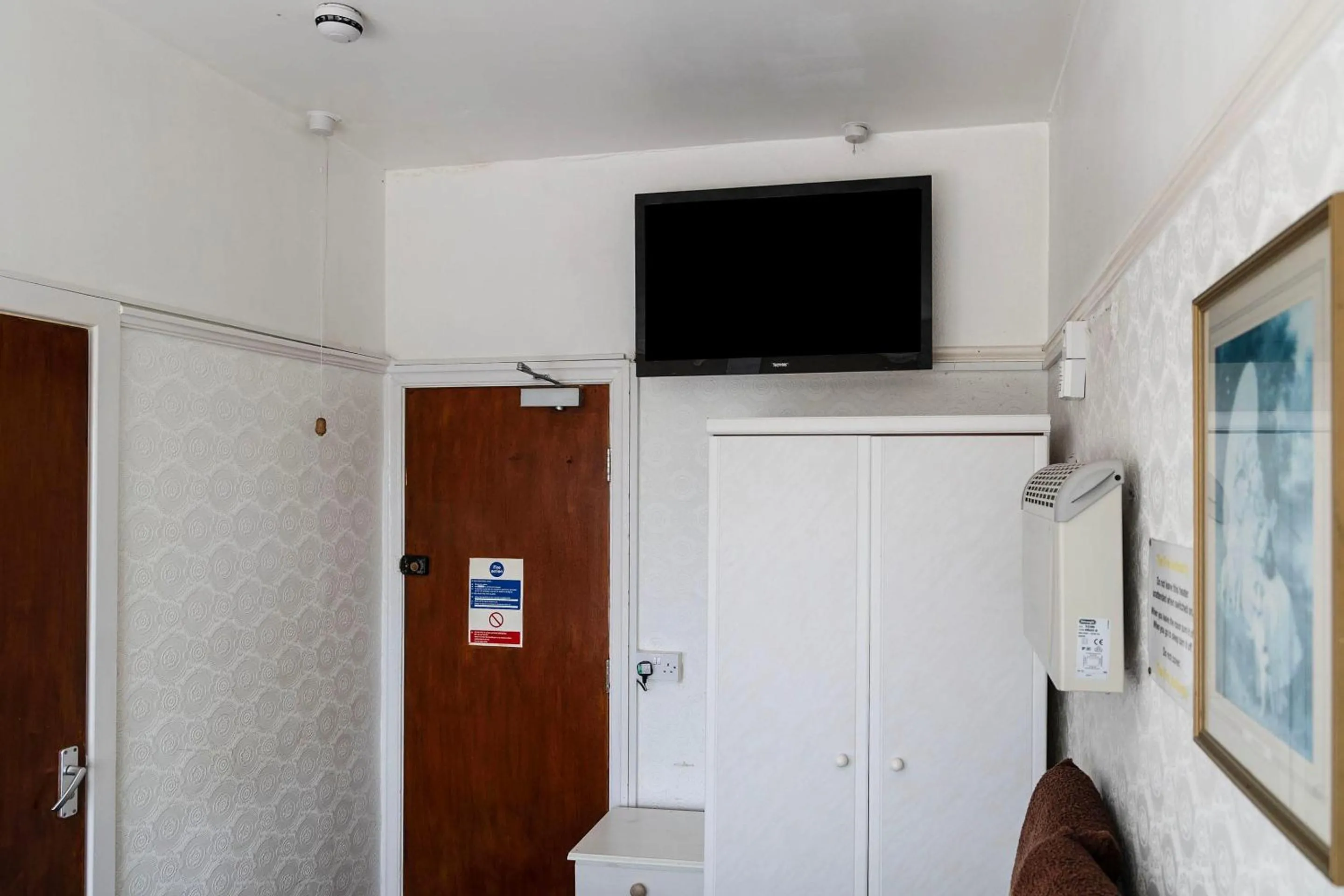 Bedroom in Harlands Hotel