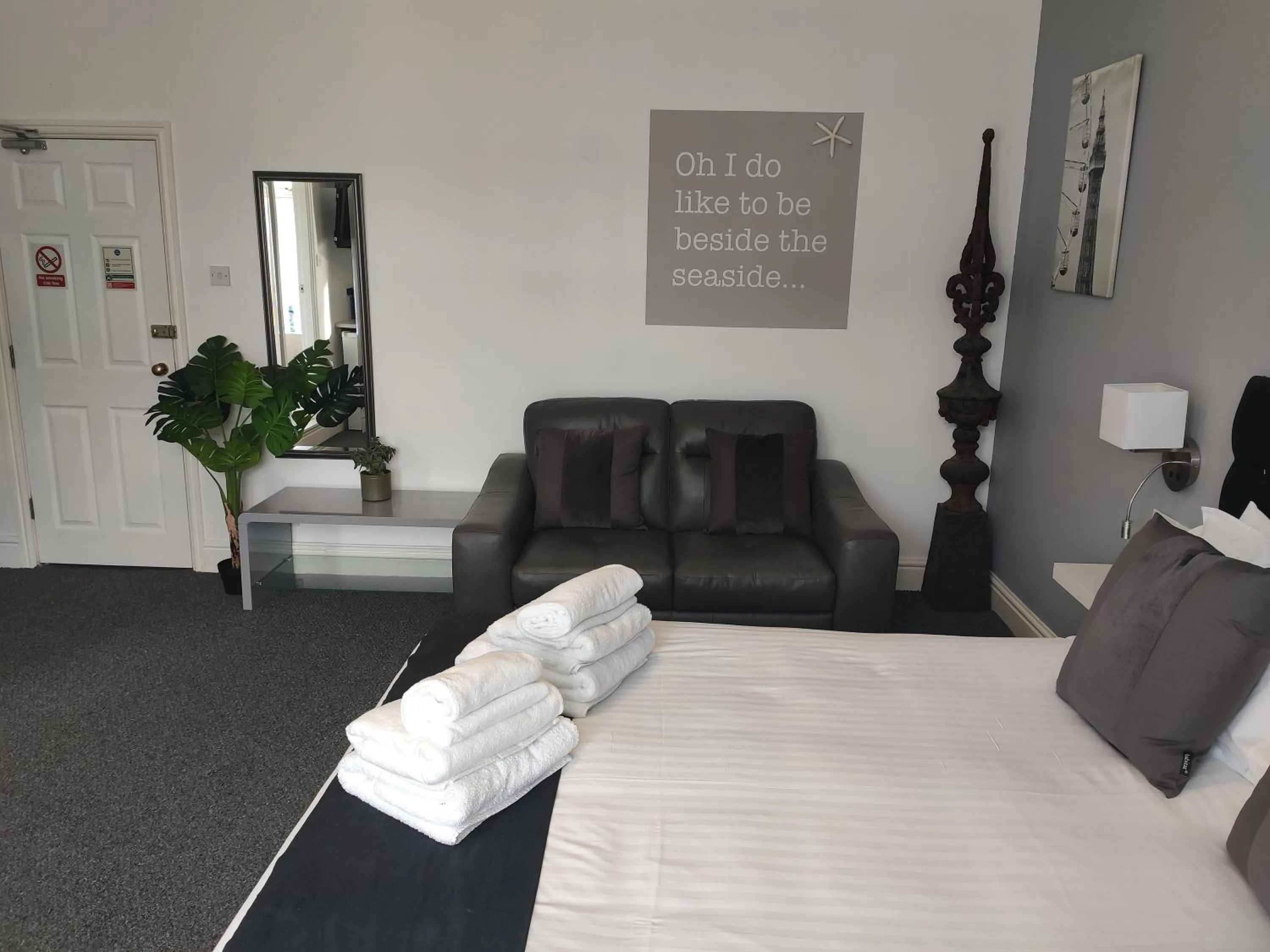 Bedroom, Bed in Q Accommodation