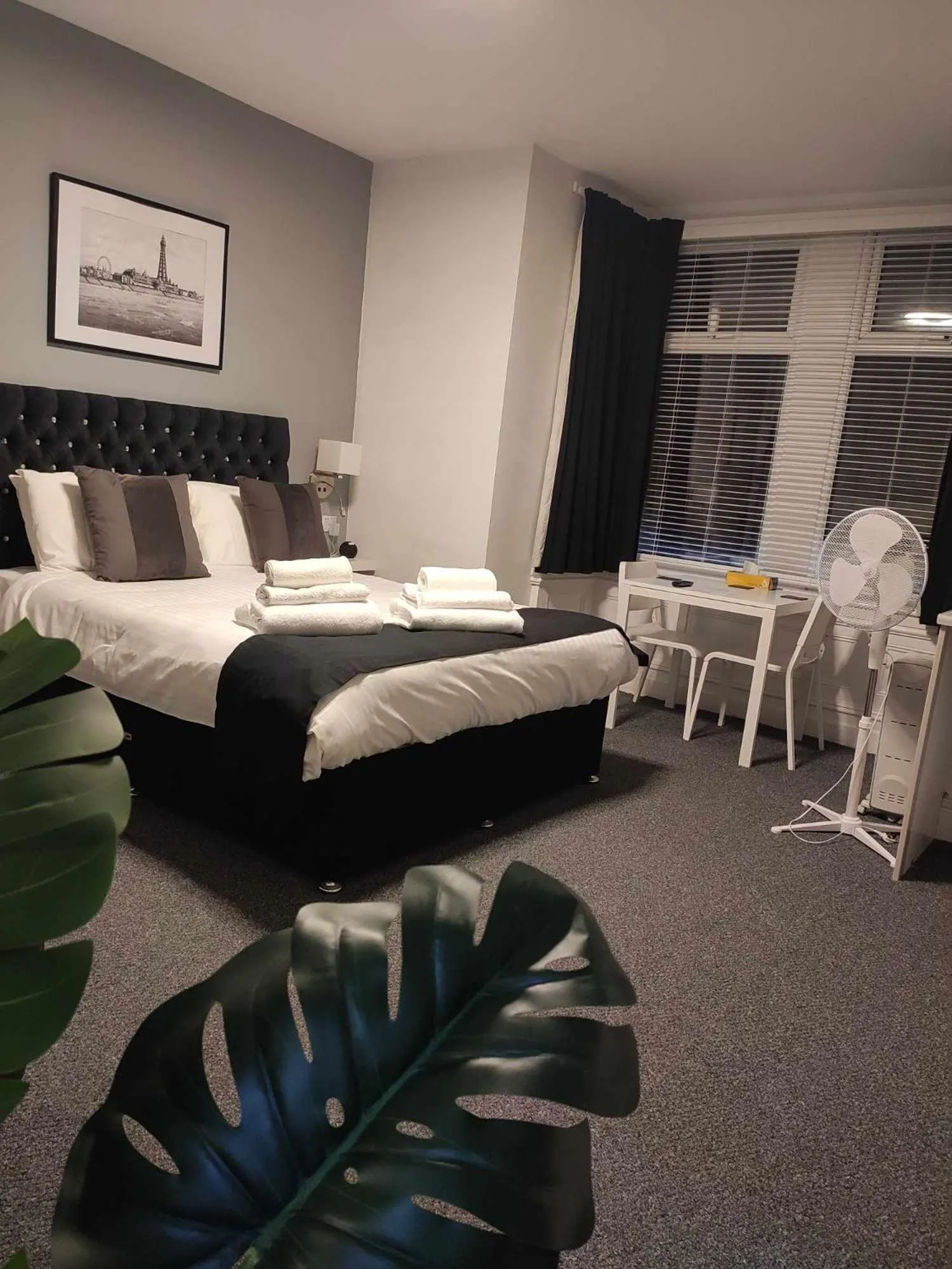 Bedroom, Bed in Q Accommodation