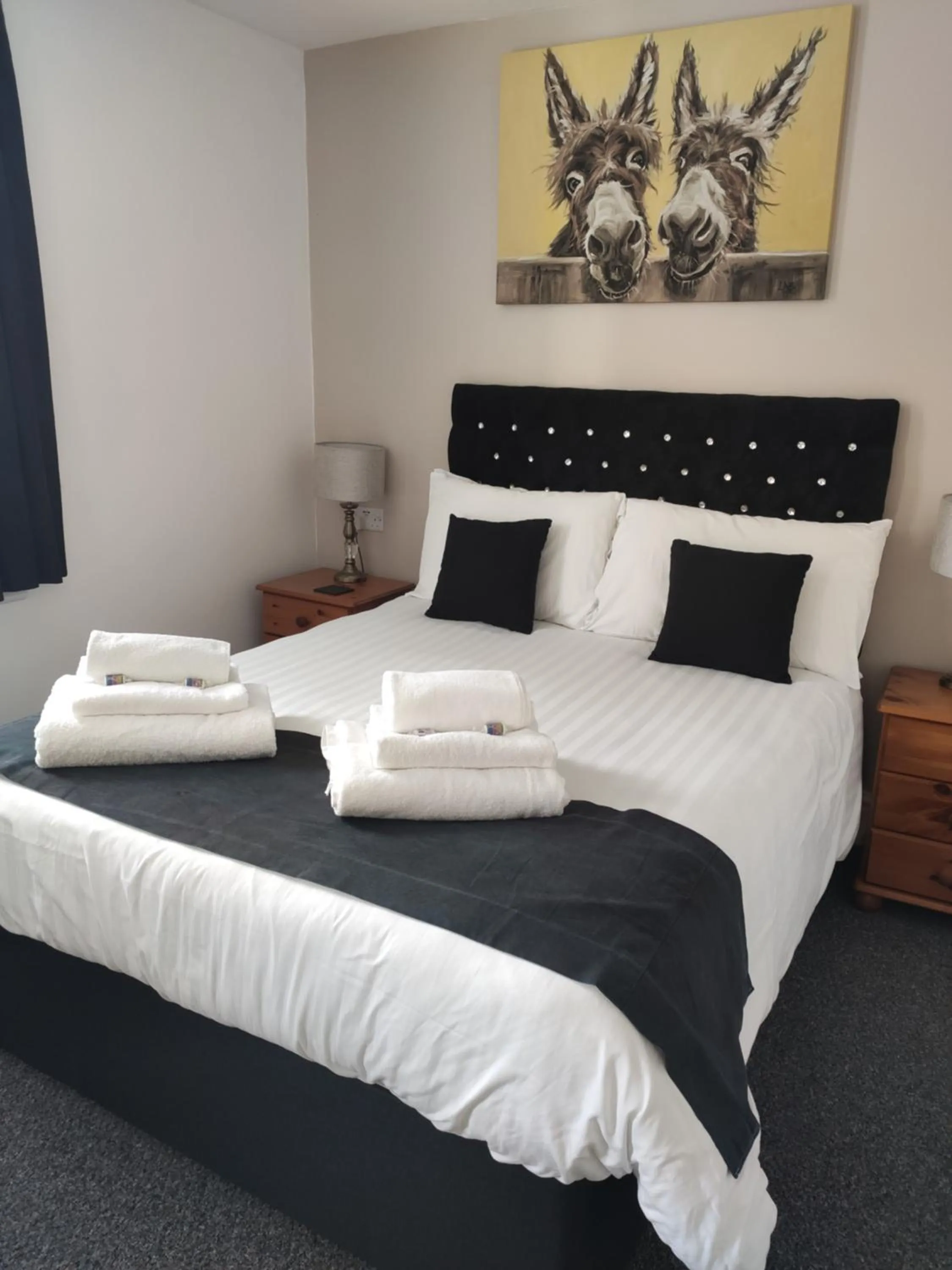 Bedroom, Bed in Q Accommodation