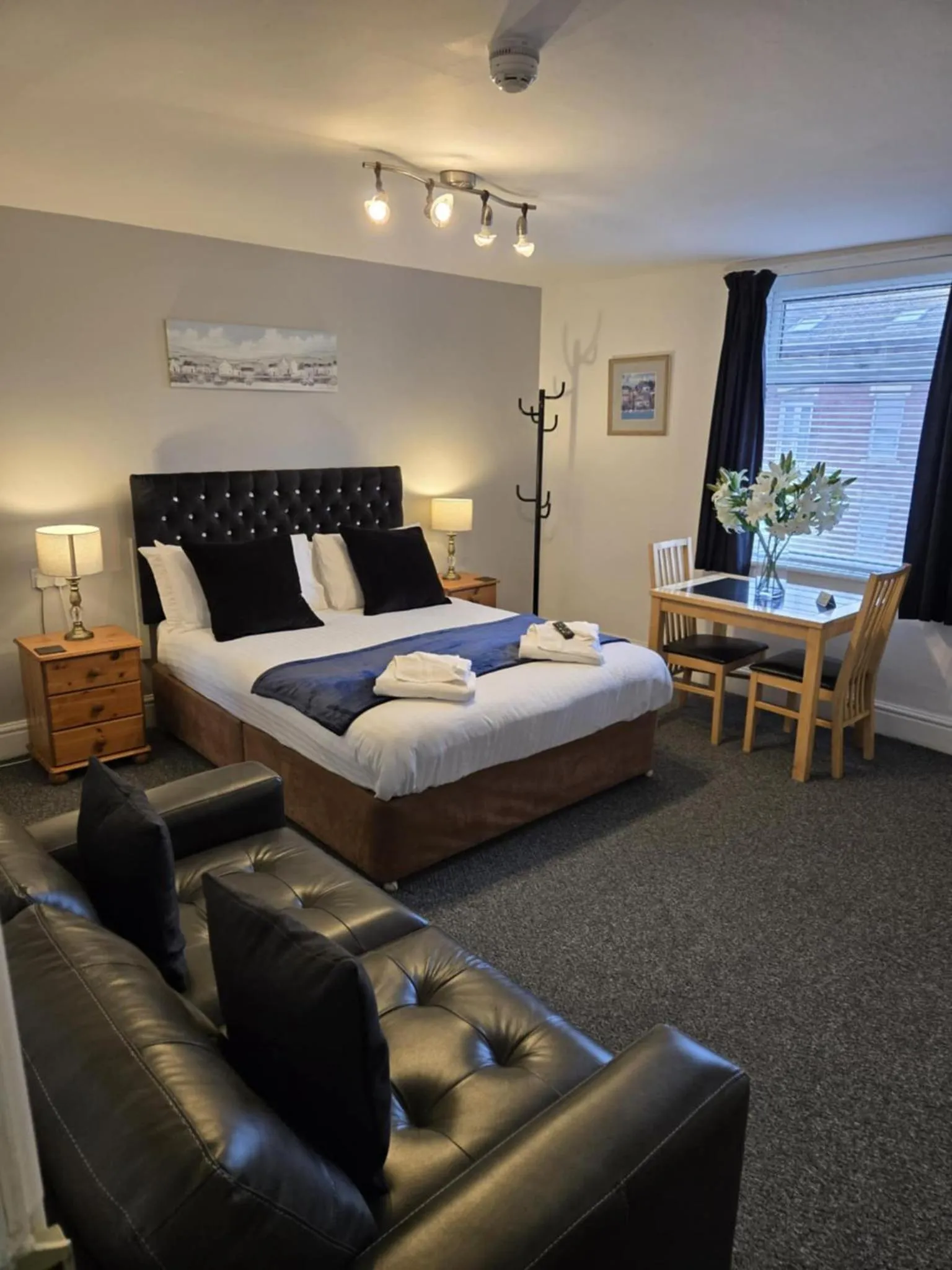 Bedroom, Bed in Q Accommodation