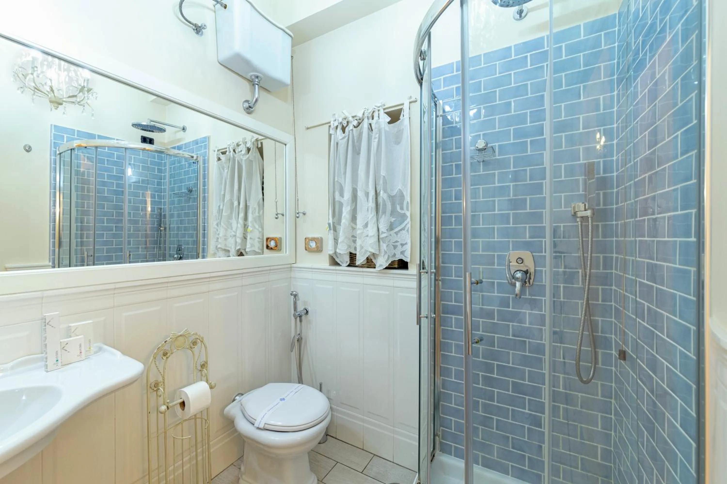Bathroom in Hotel del Sole