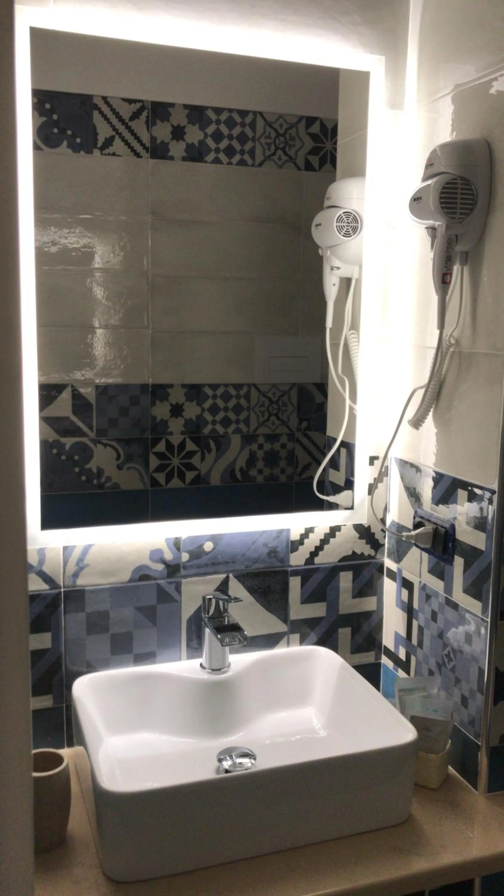 Bathroom in Base Napoli Plebiscito