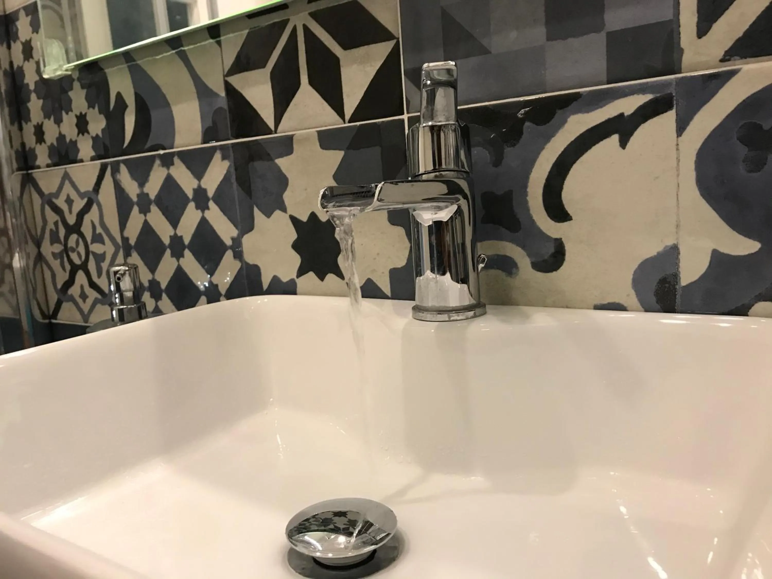 Bathroom in Base Napoli Plebiscito