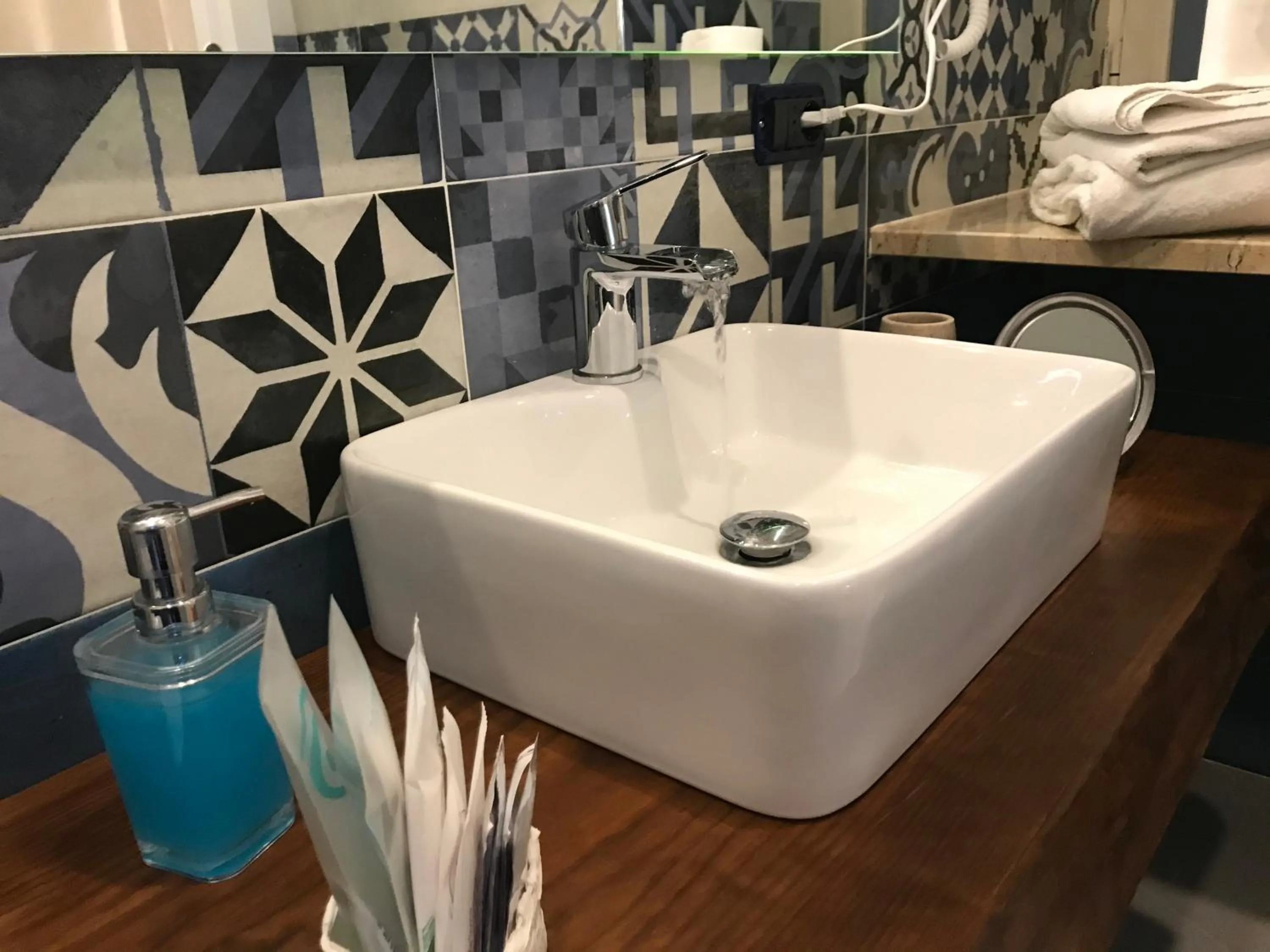 Bathroom in Base Napoli Plebiscito