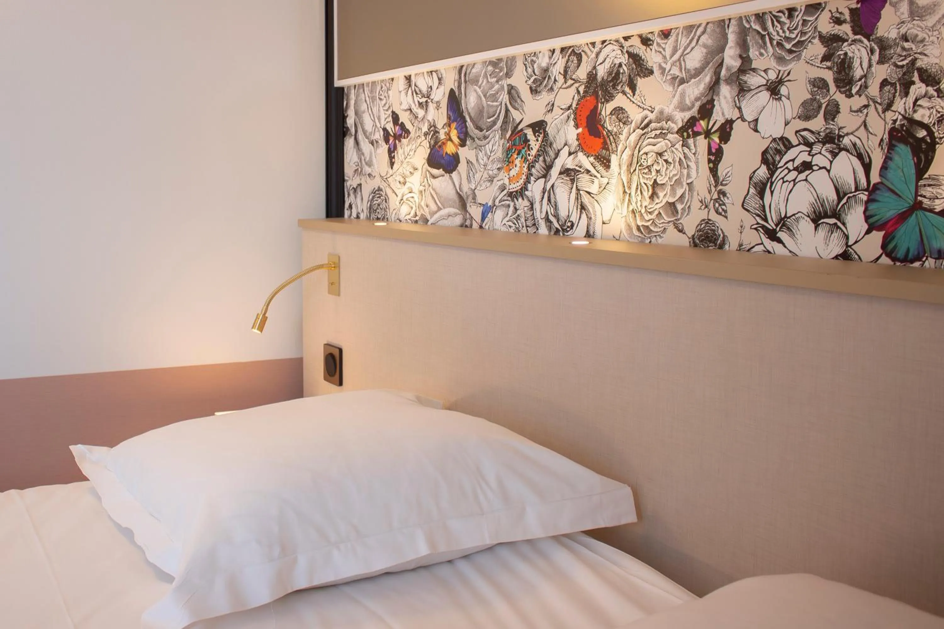 Bedroom, Bed in Brit Hotel Nantes La Beaujoire Parc Expo