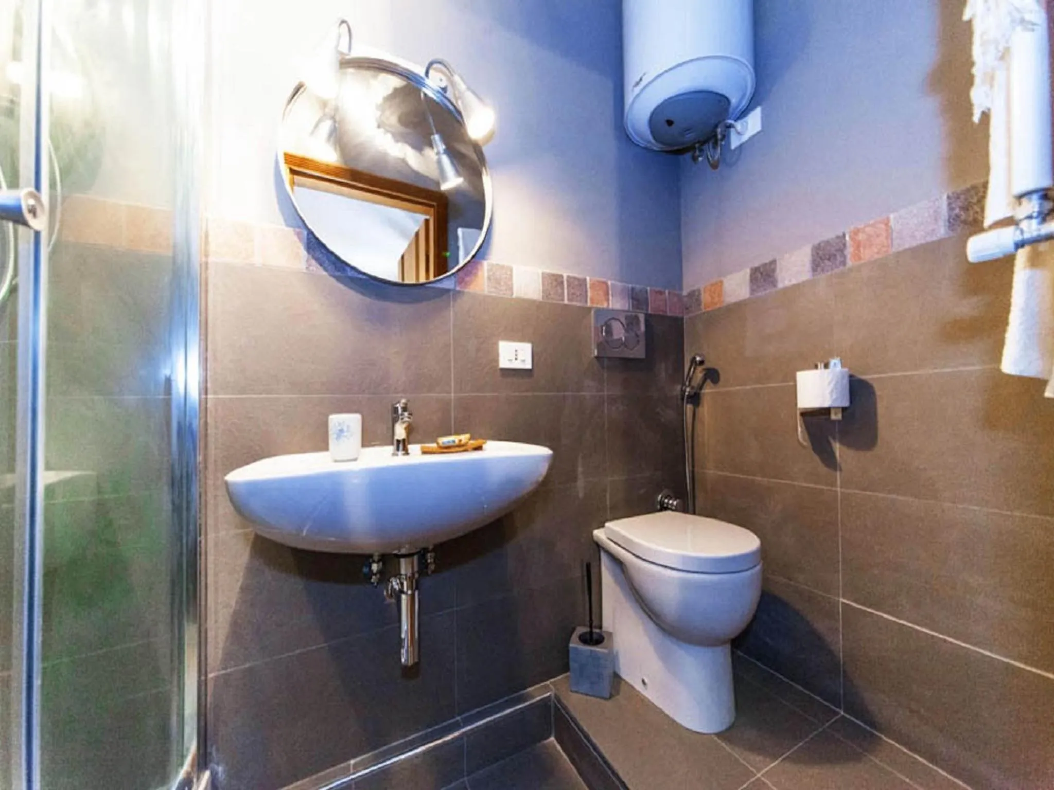 Shower in Signor Suite Colosseo