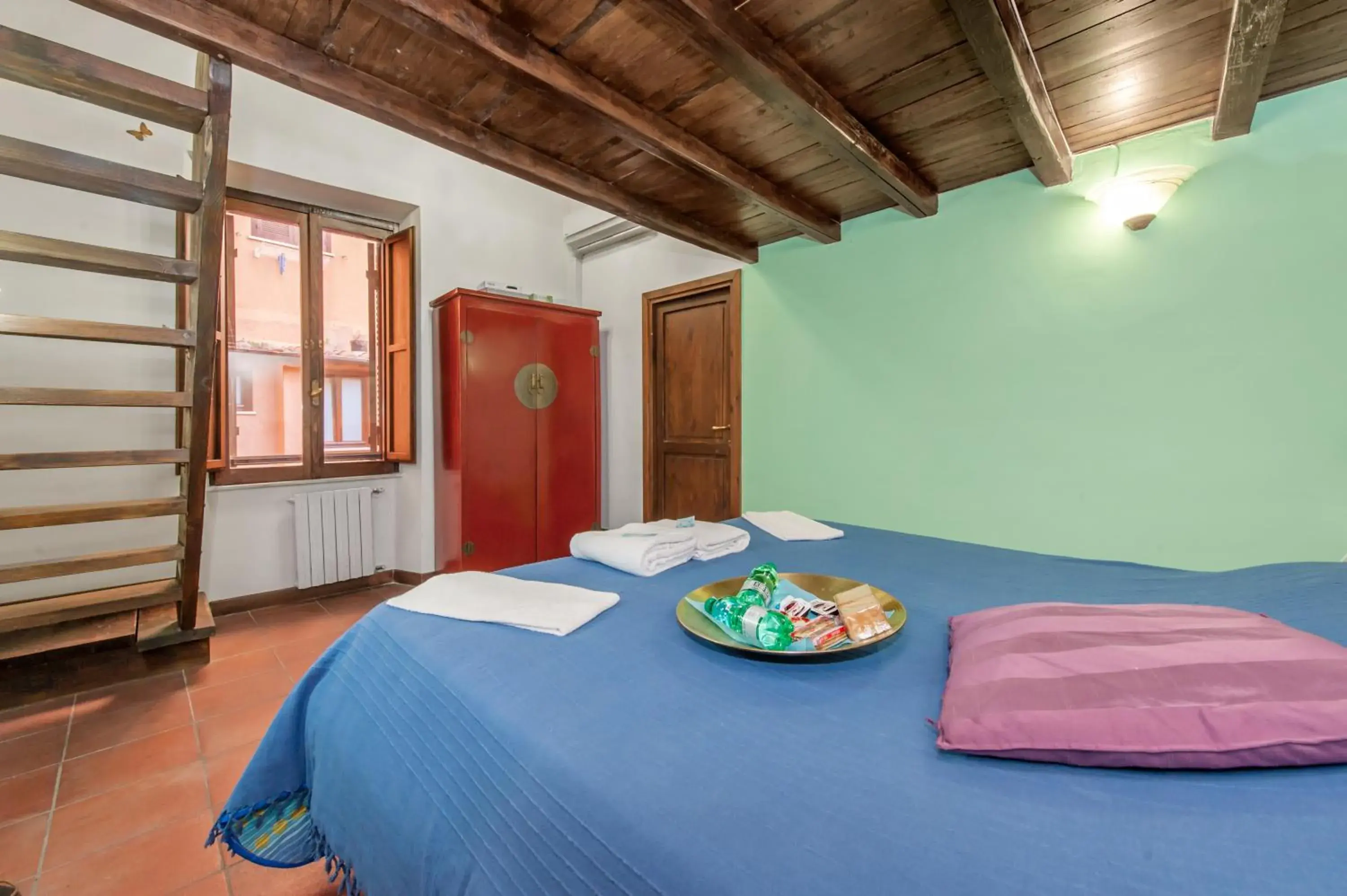 Two-Bedroom Apartment - Split Level in Signor Suite Colosseo Two-Bedroom Apartment - Split Level in Signor Suite Colosseo