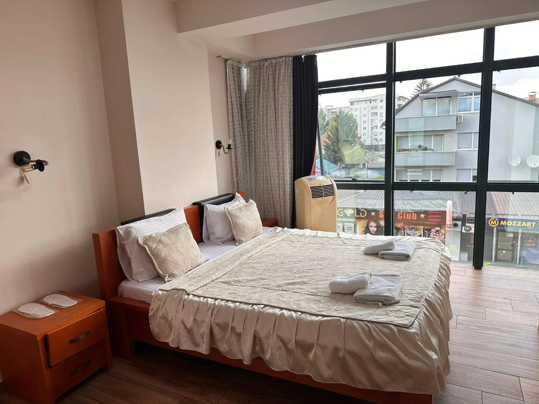 Bedroom, Bed in Hotel Green Center Gili