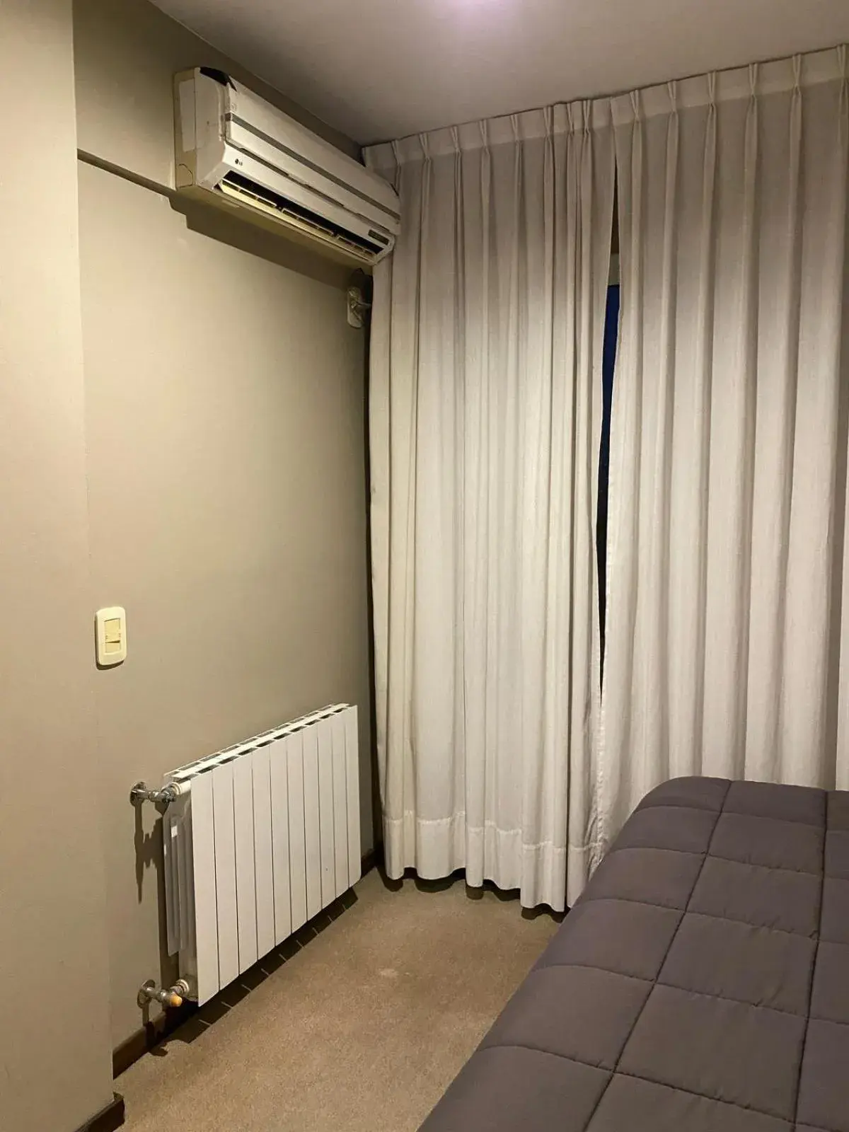 Triple Room in Hotel Aires de Tandil Triple Room in Hotel Aires de Tandil