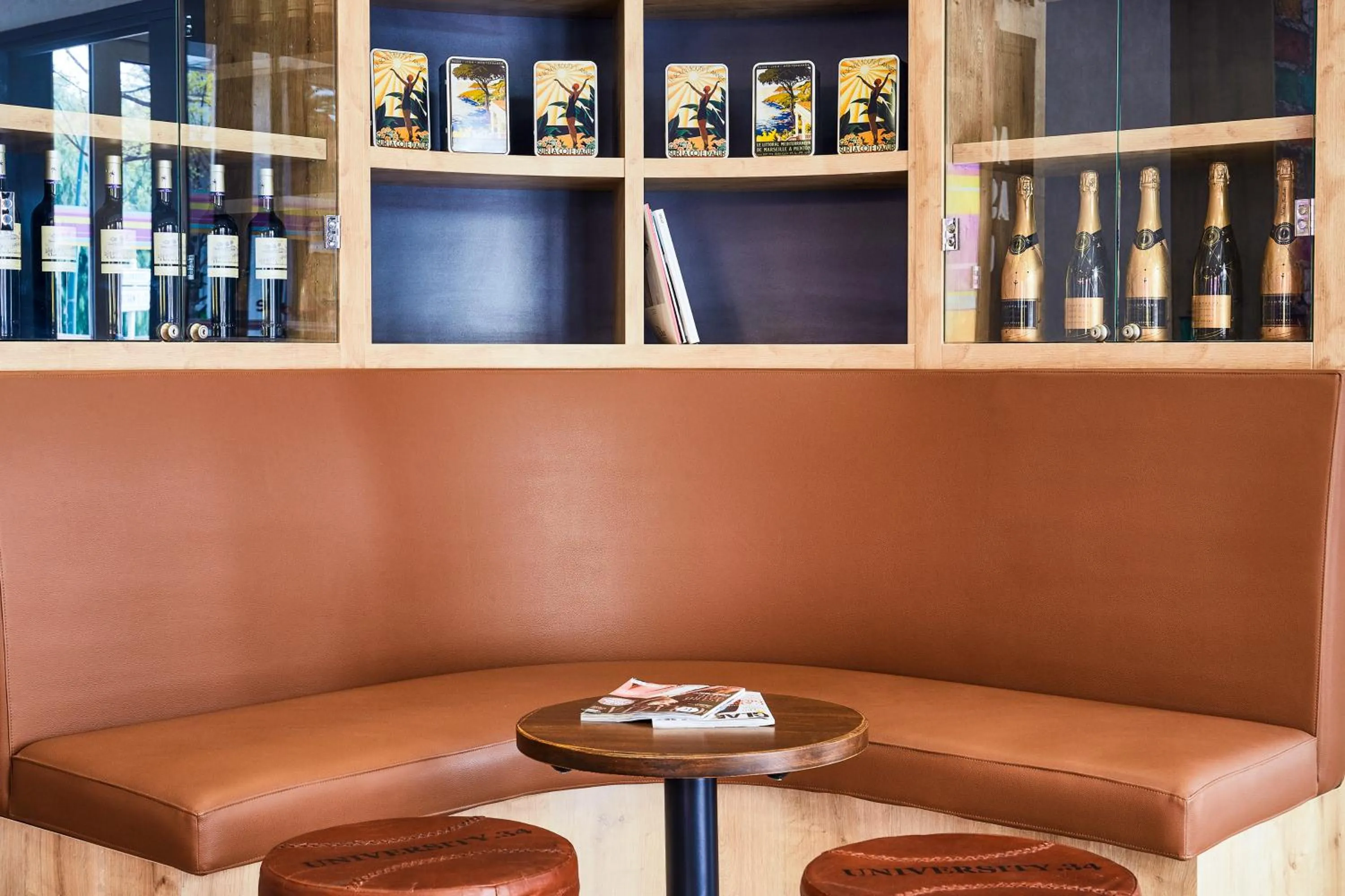 On-site shops in Ibis Styles Hyères Rooftop & Spa