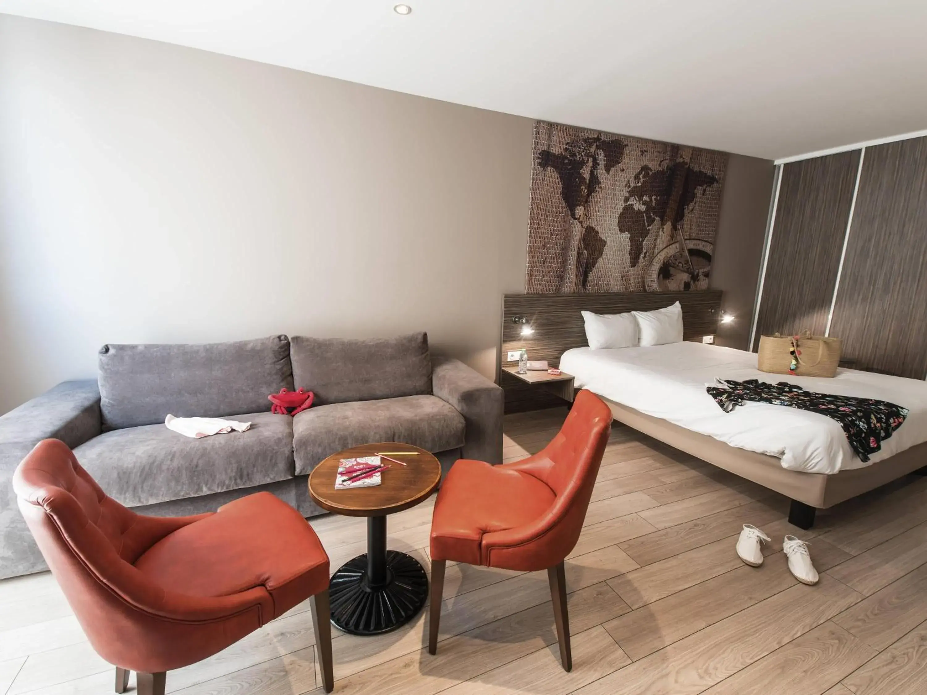 Bedroom, Bed in Ibis Styles Hyères Rooftop & Spa Bedroom, Bed in Ibis Styles Hyères Rooftop & Spa