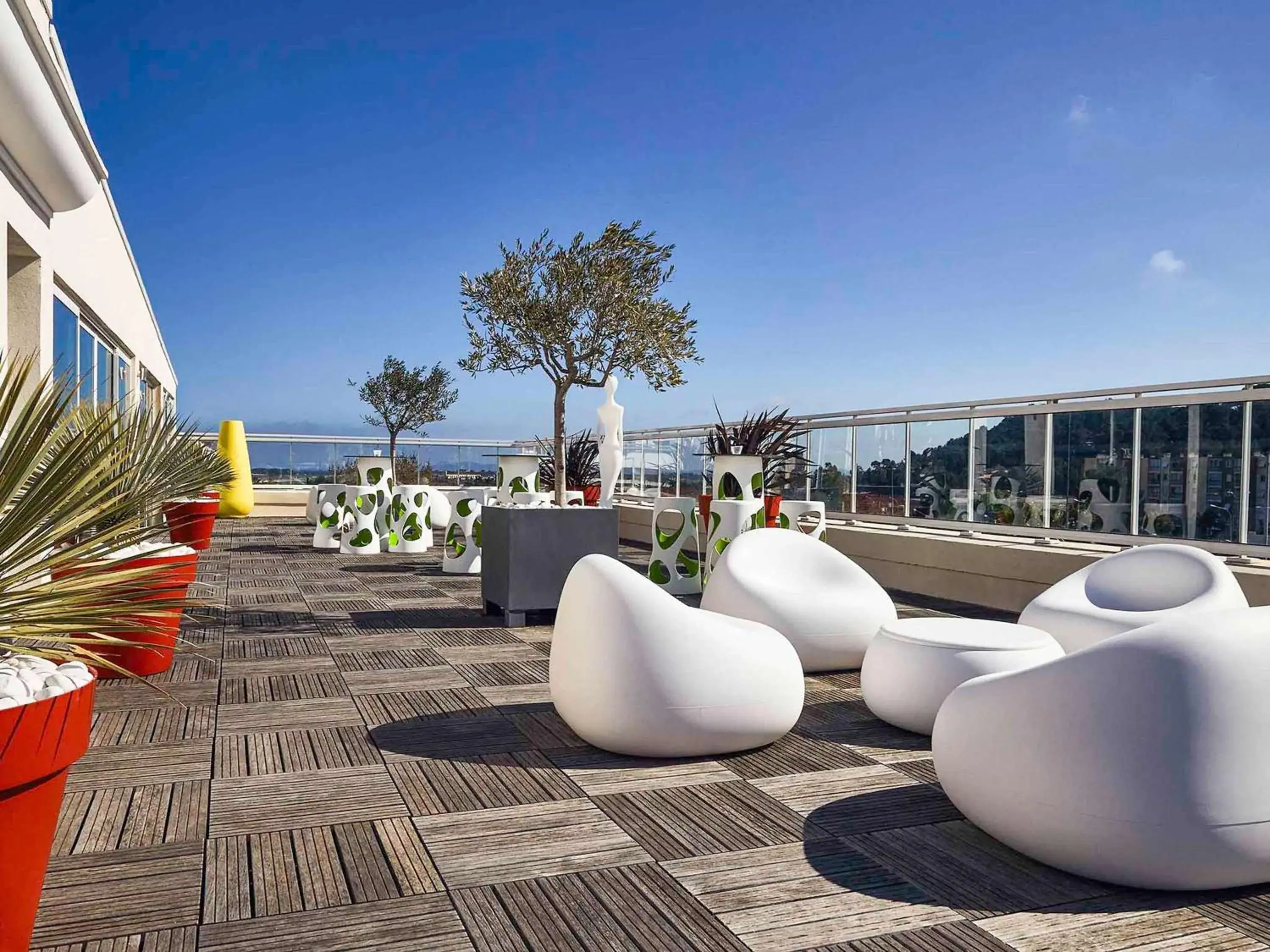 Property building in Ibis Styles Hyères Rooftop & Spa Property building in Ibis Styles Hyères Rooftop & Spa